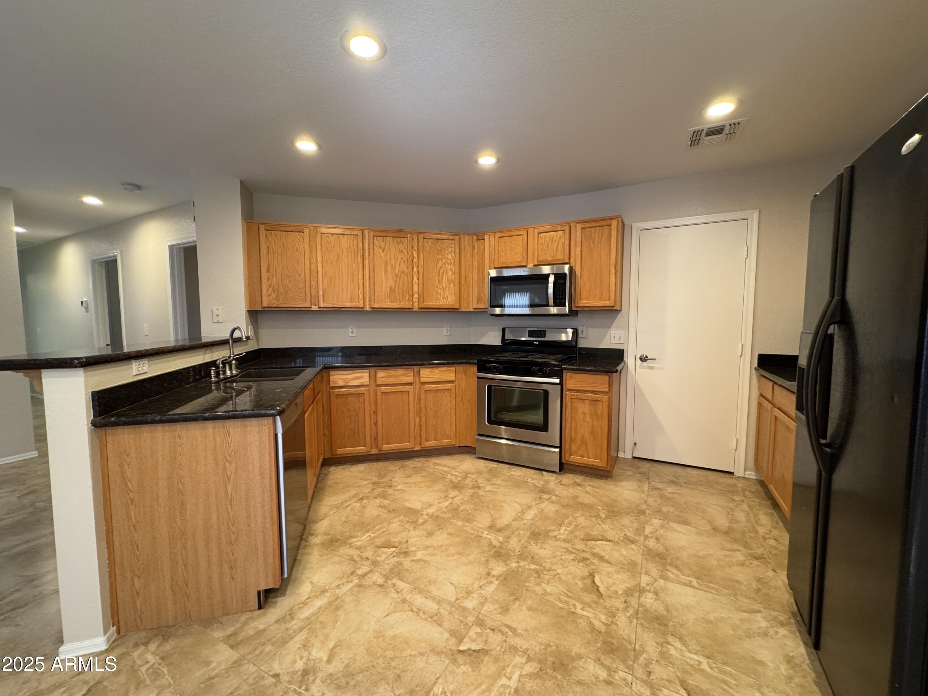 2462 E Gleneagle Drive Property Photo 6