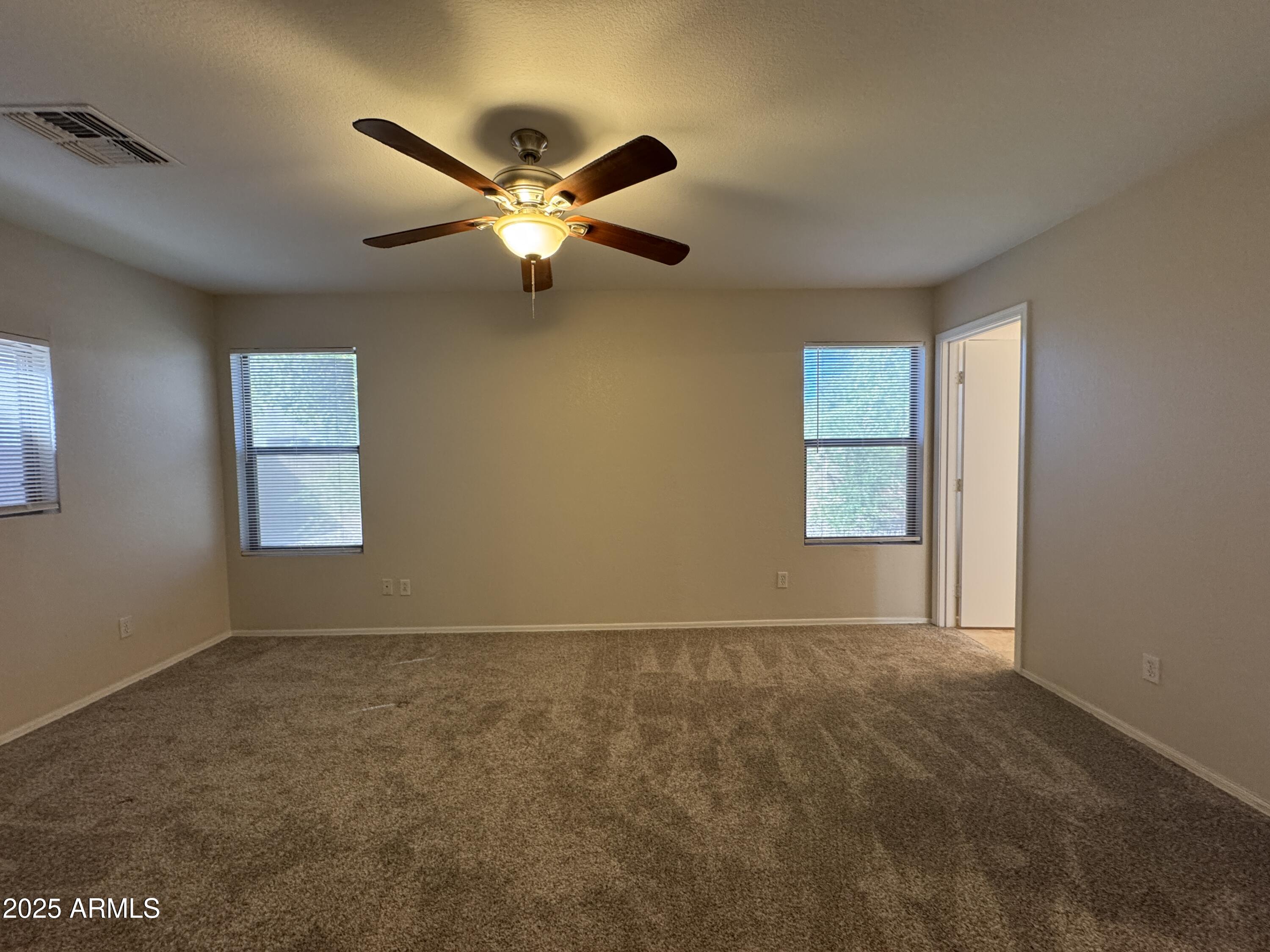 2462 E Gleneagle Drive Property Photo 9