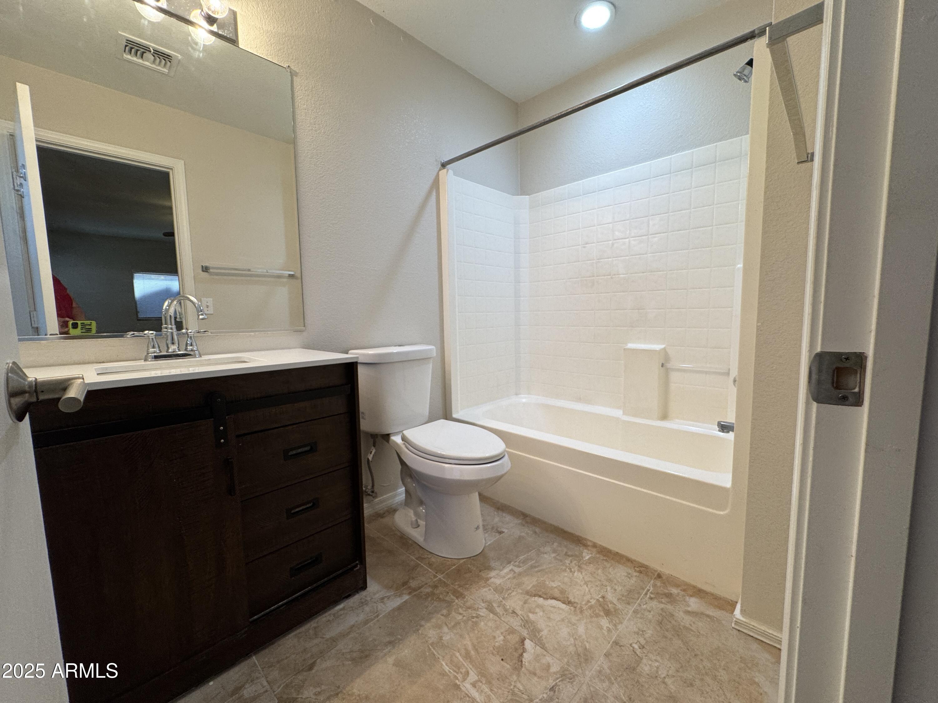 2462 E Gleneagle Drive Property Photo 10
