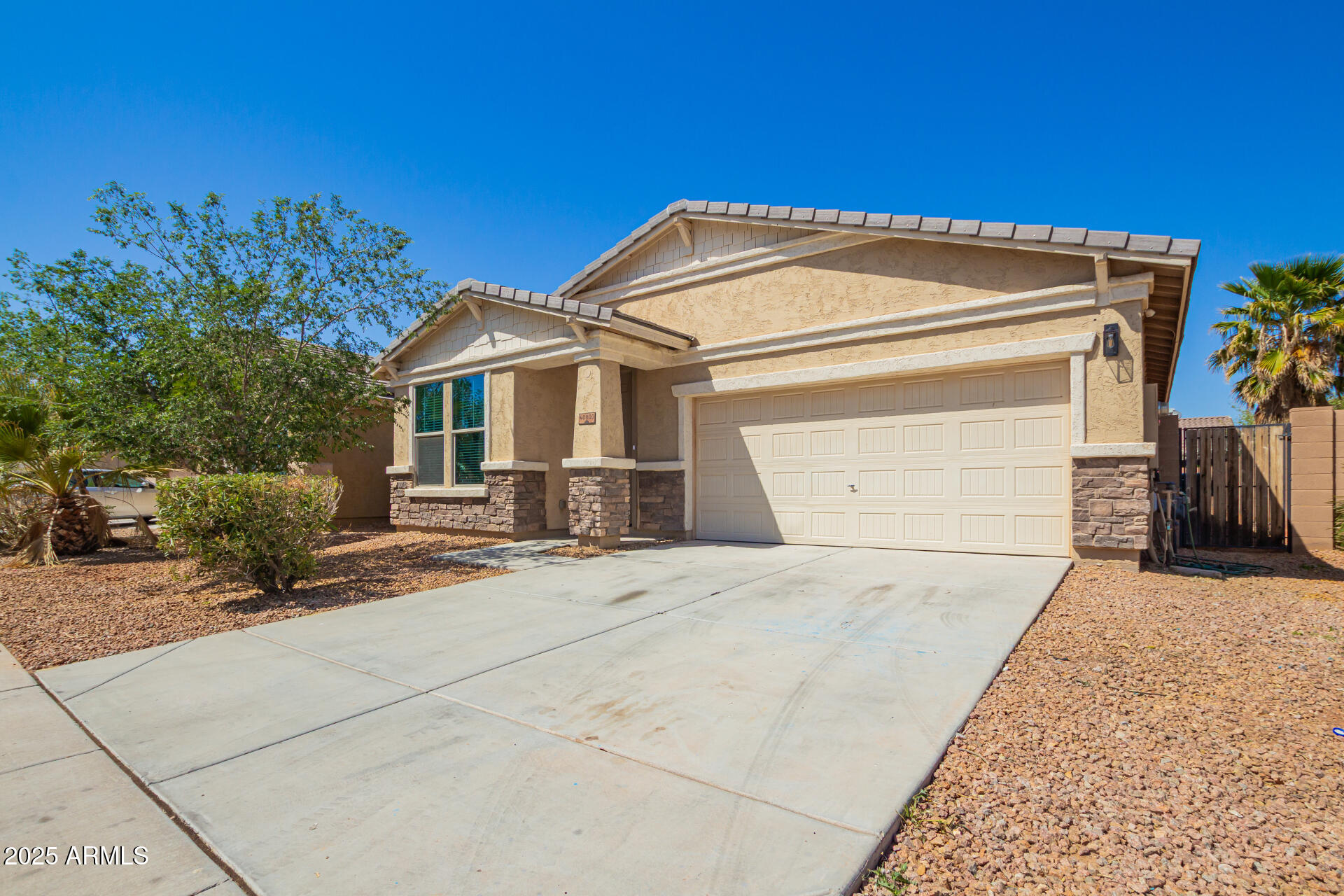 40800 W Rio Grande Drive Property Photo 1