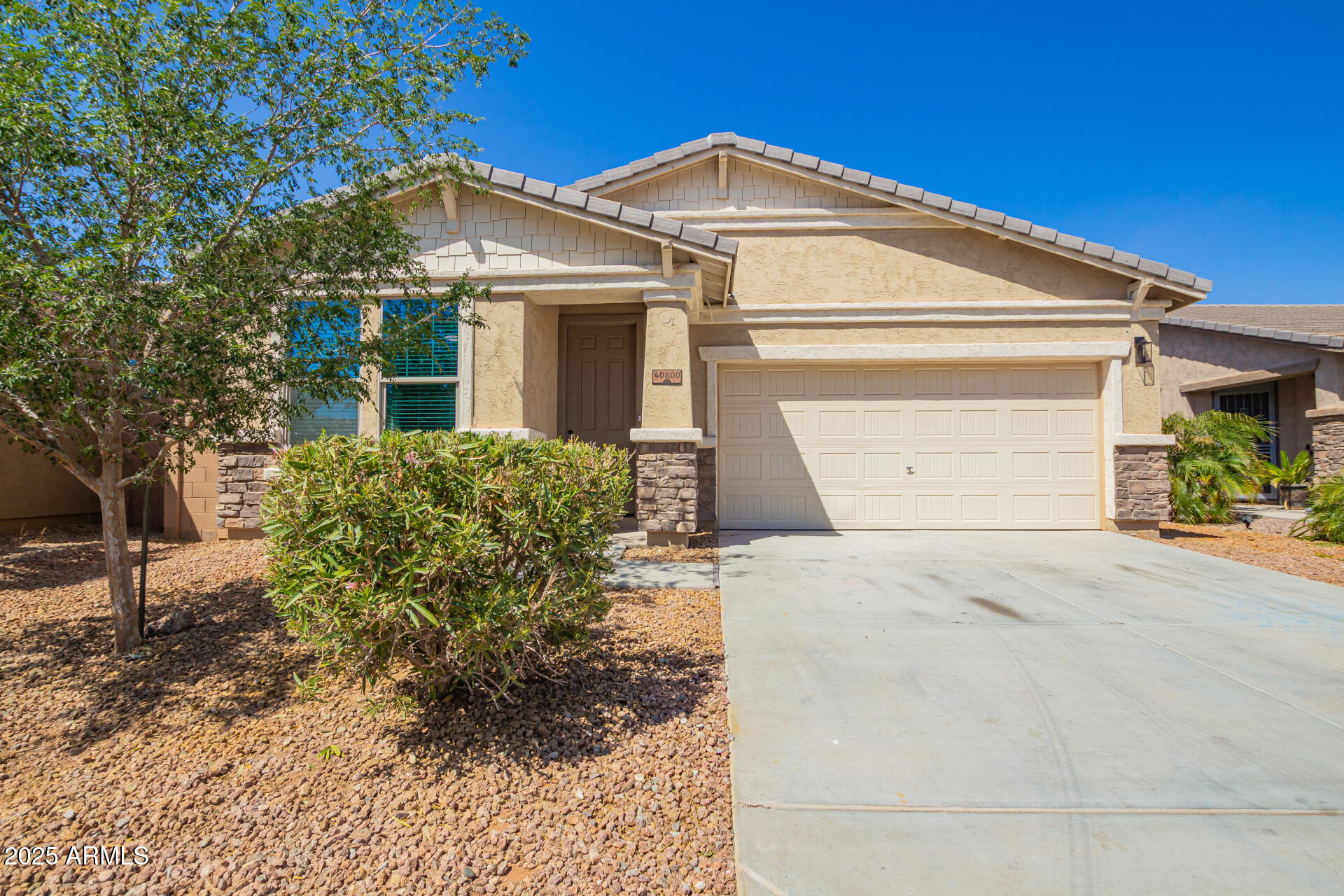 40800 W Rio Grande Drive Property Photo 2