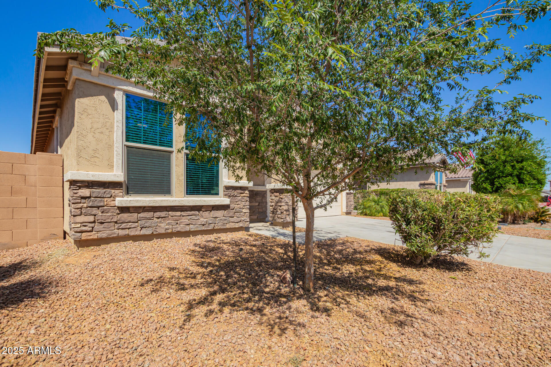 40800 W Rio Grande Drive Property Photo 4
