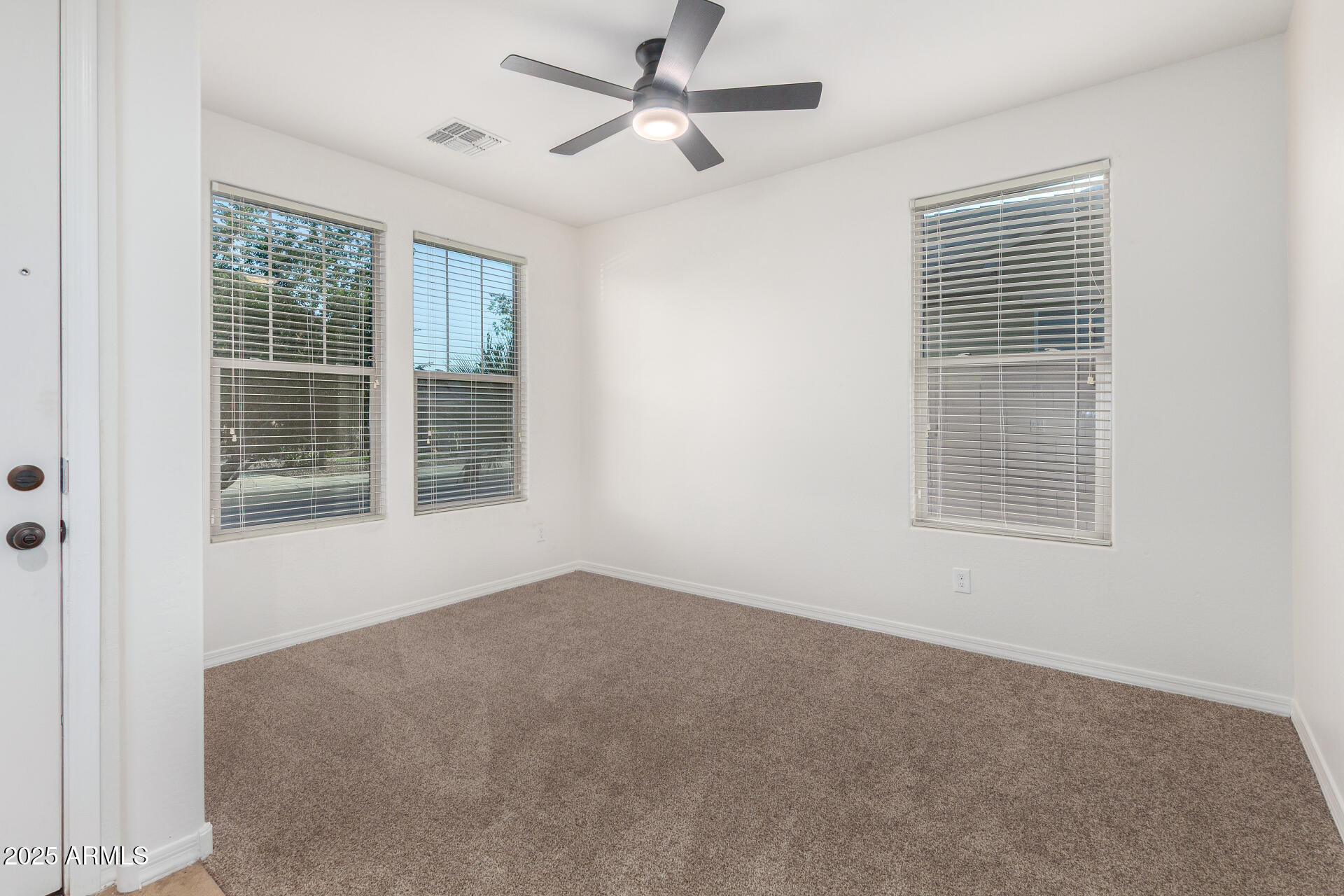 40800 W Rio Grande Drive Property Photo 5