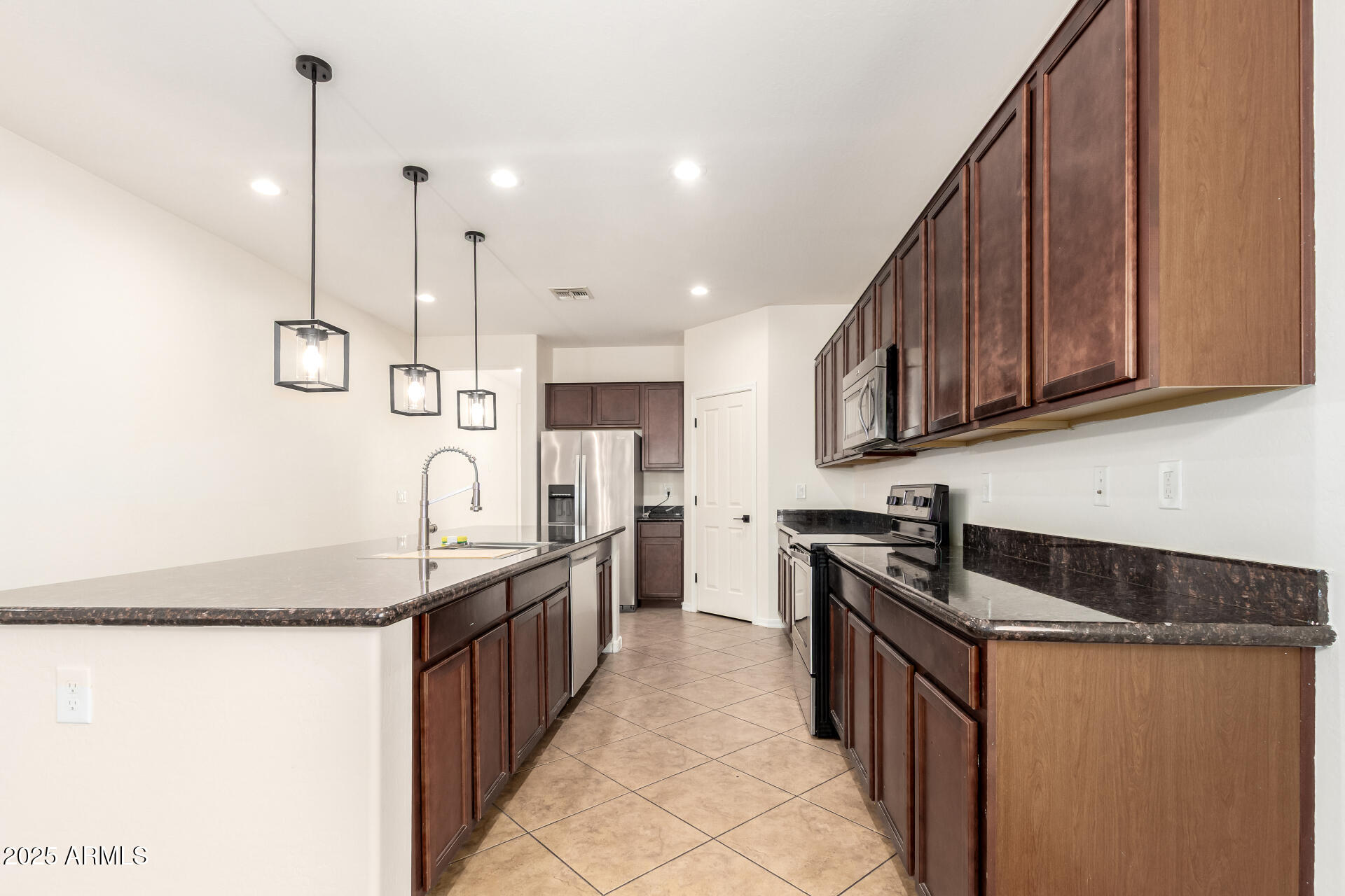 40800 W Rio Grande Drive Property Photo 15