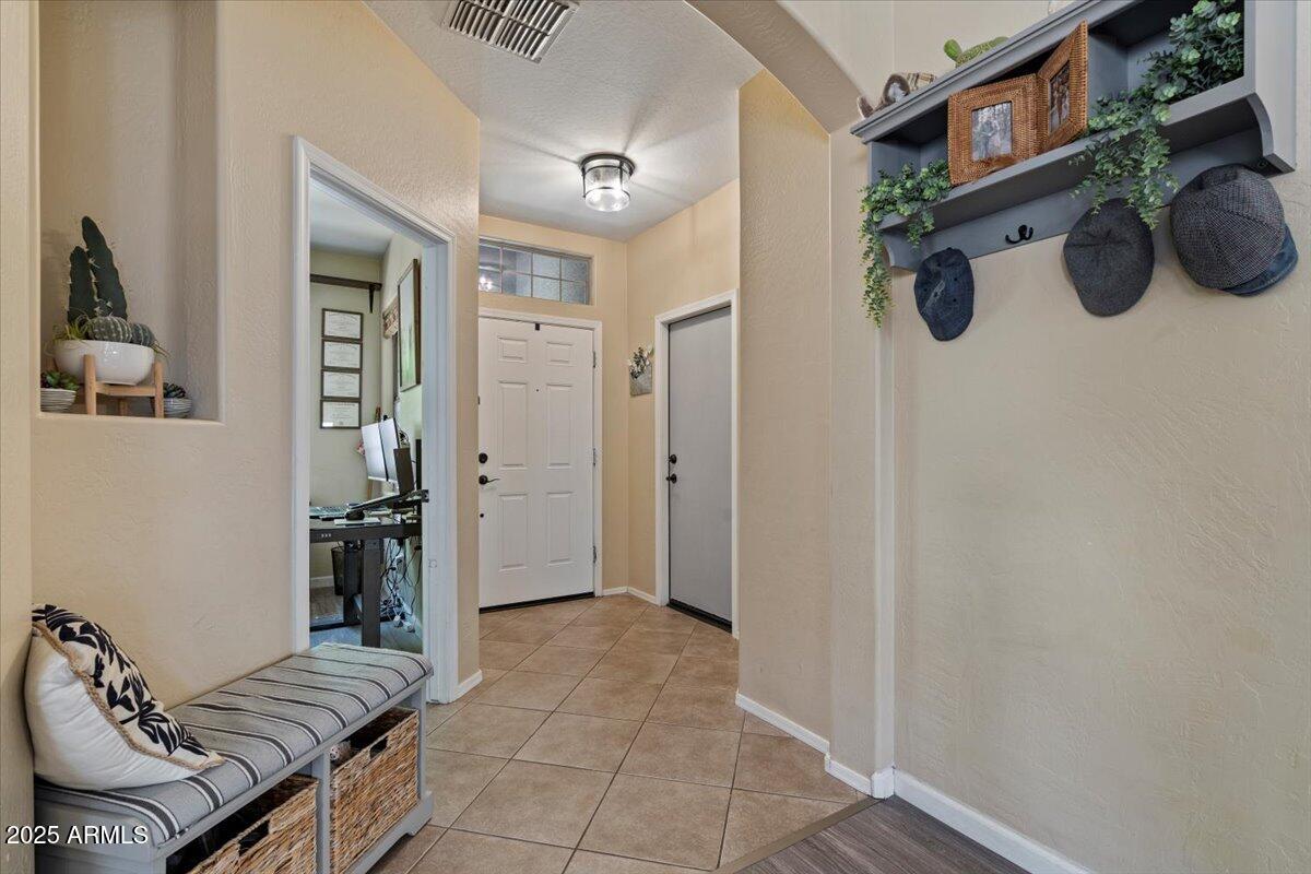 4617 W Cottontail Road Property Photo 4