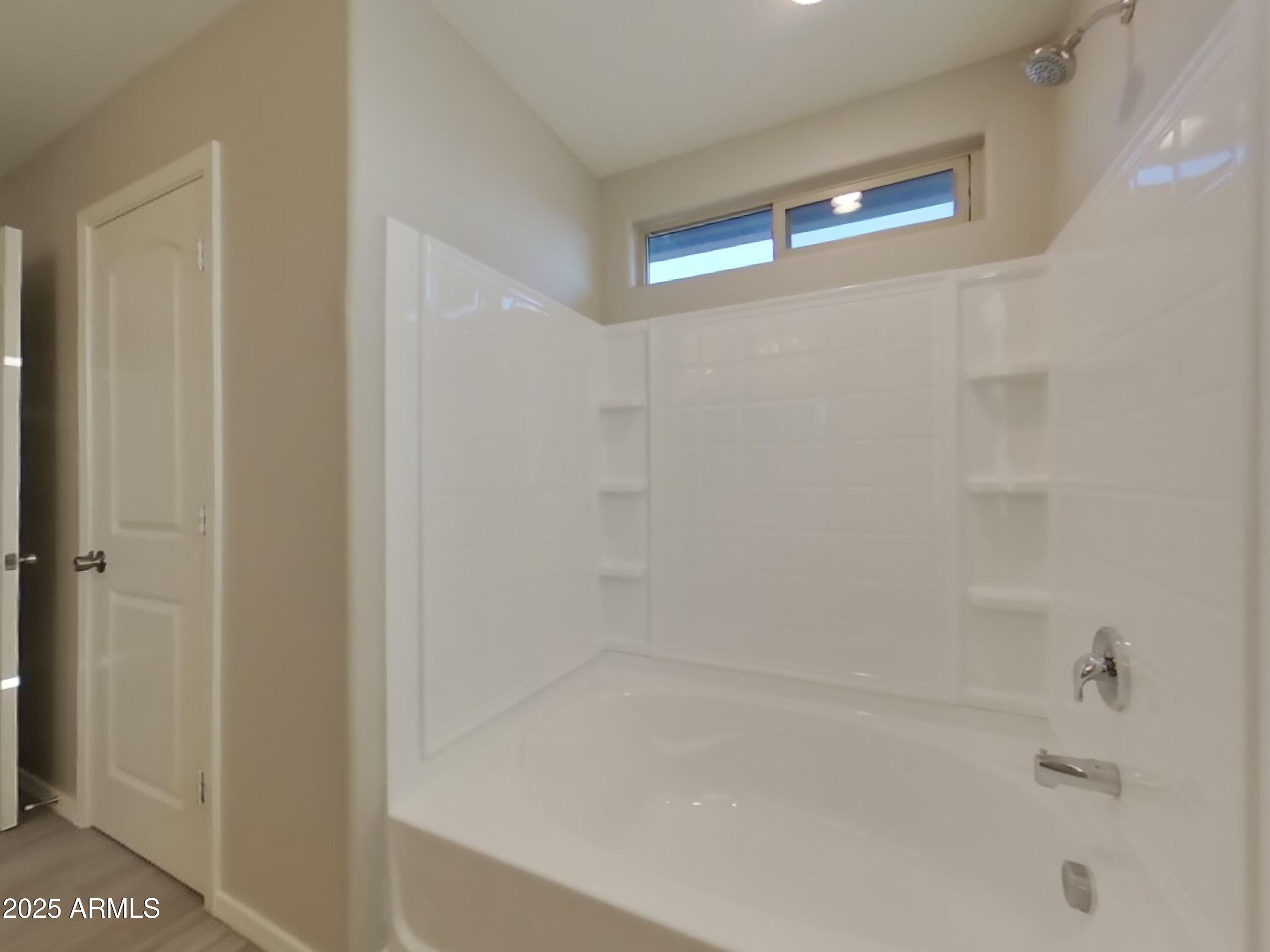 11692 N 165th Lane Property Photo 10
