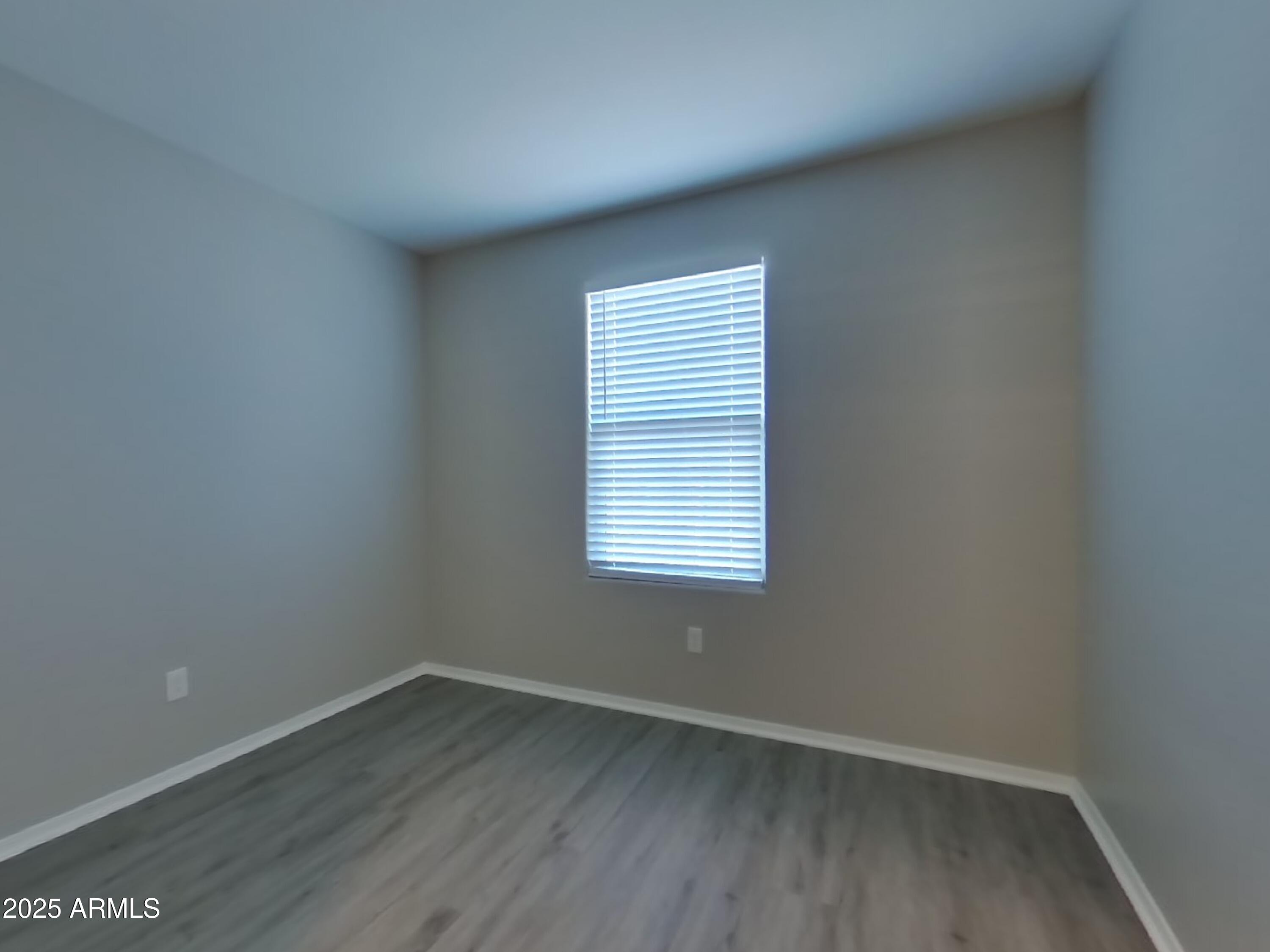 11692 N 165th Lane Property Photo 13