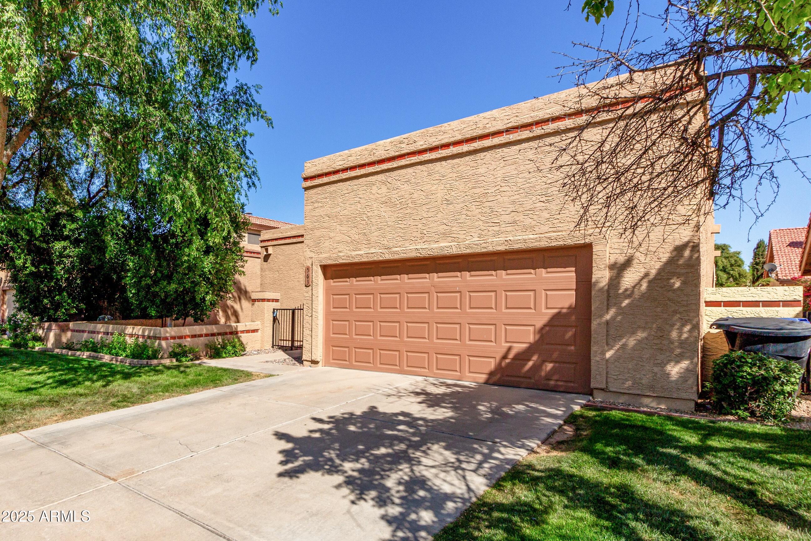 563 N Spanish Springs Drive Property Photo 2
