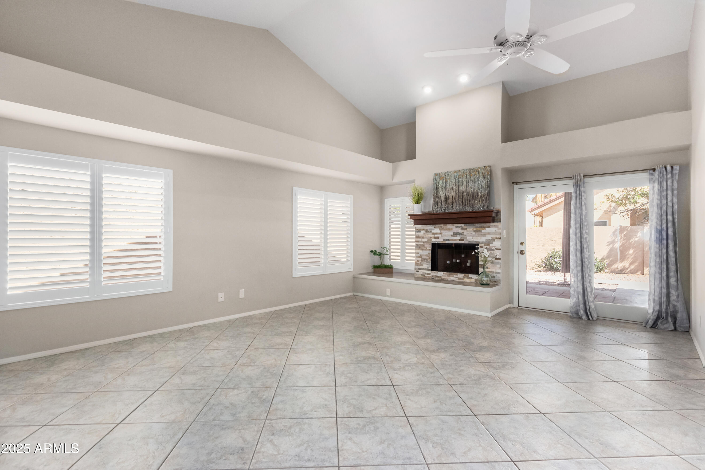 563 N Spanish Springs Drive Property Photo 7