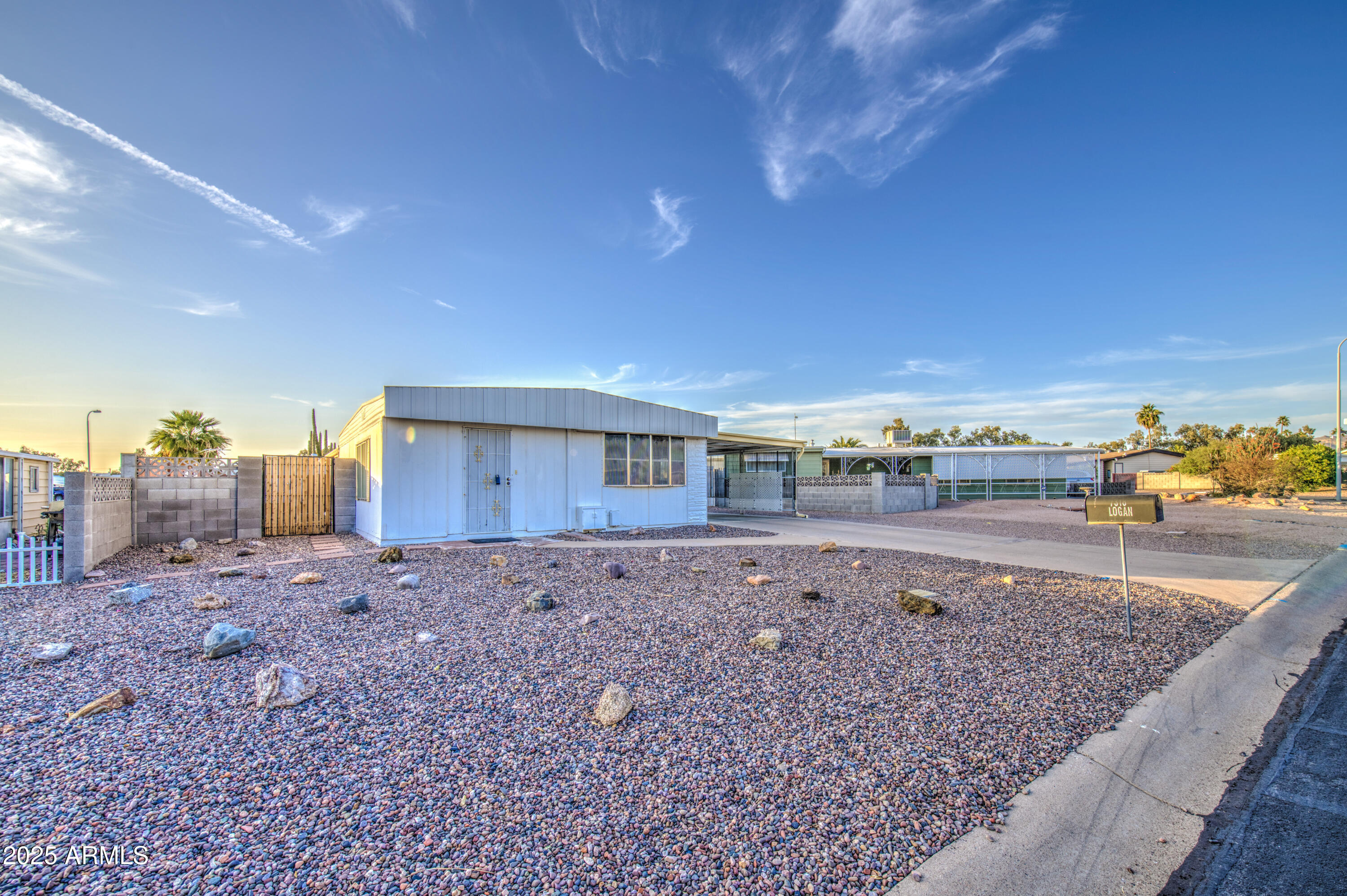 7318 E Arbor Avenue Property Photo 3