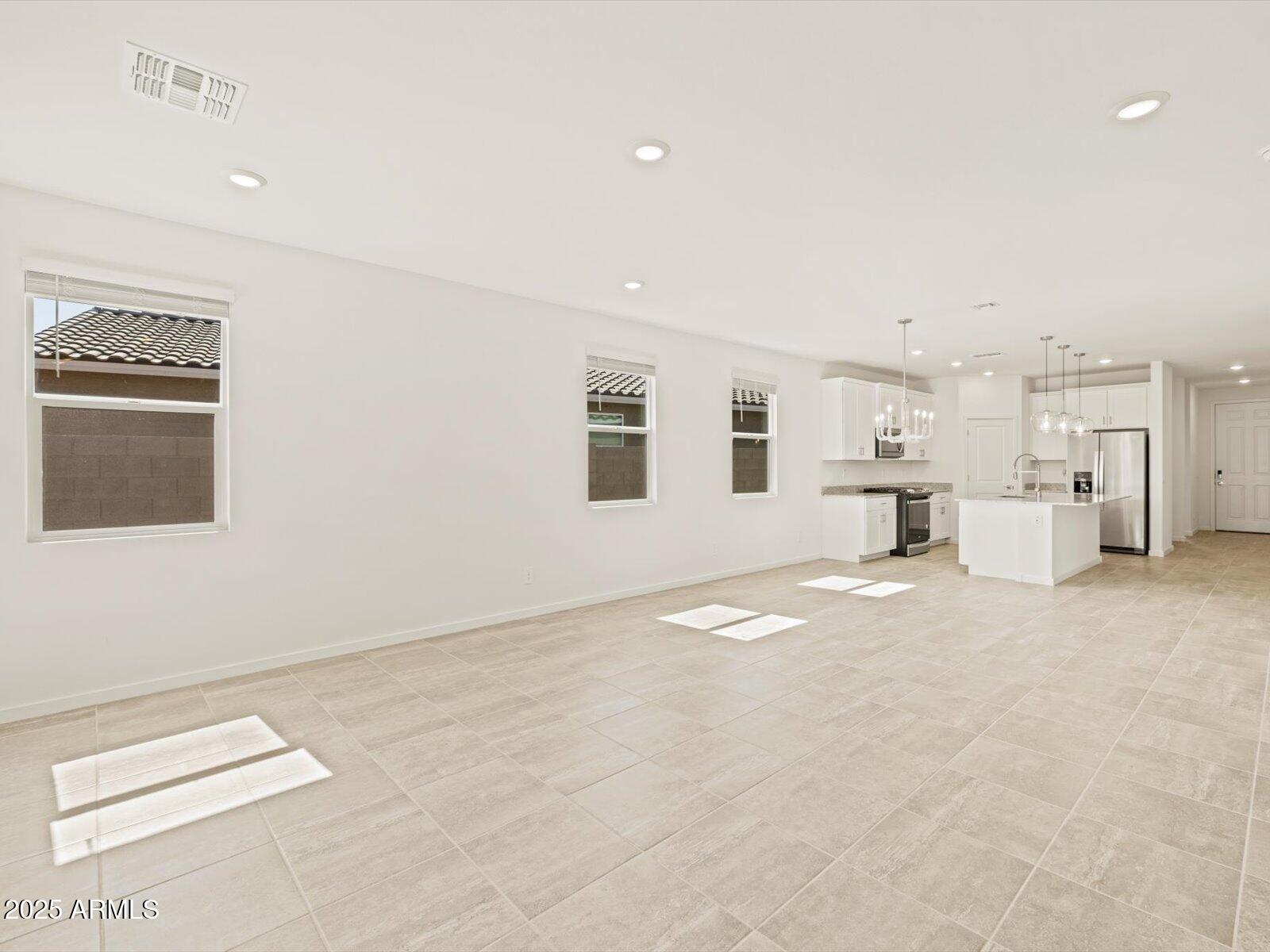 37112 W Prado Street Property Photo 8