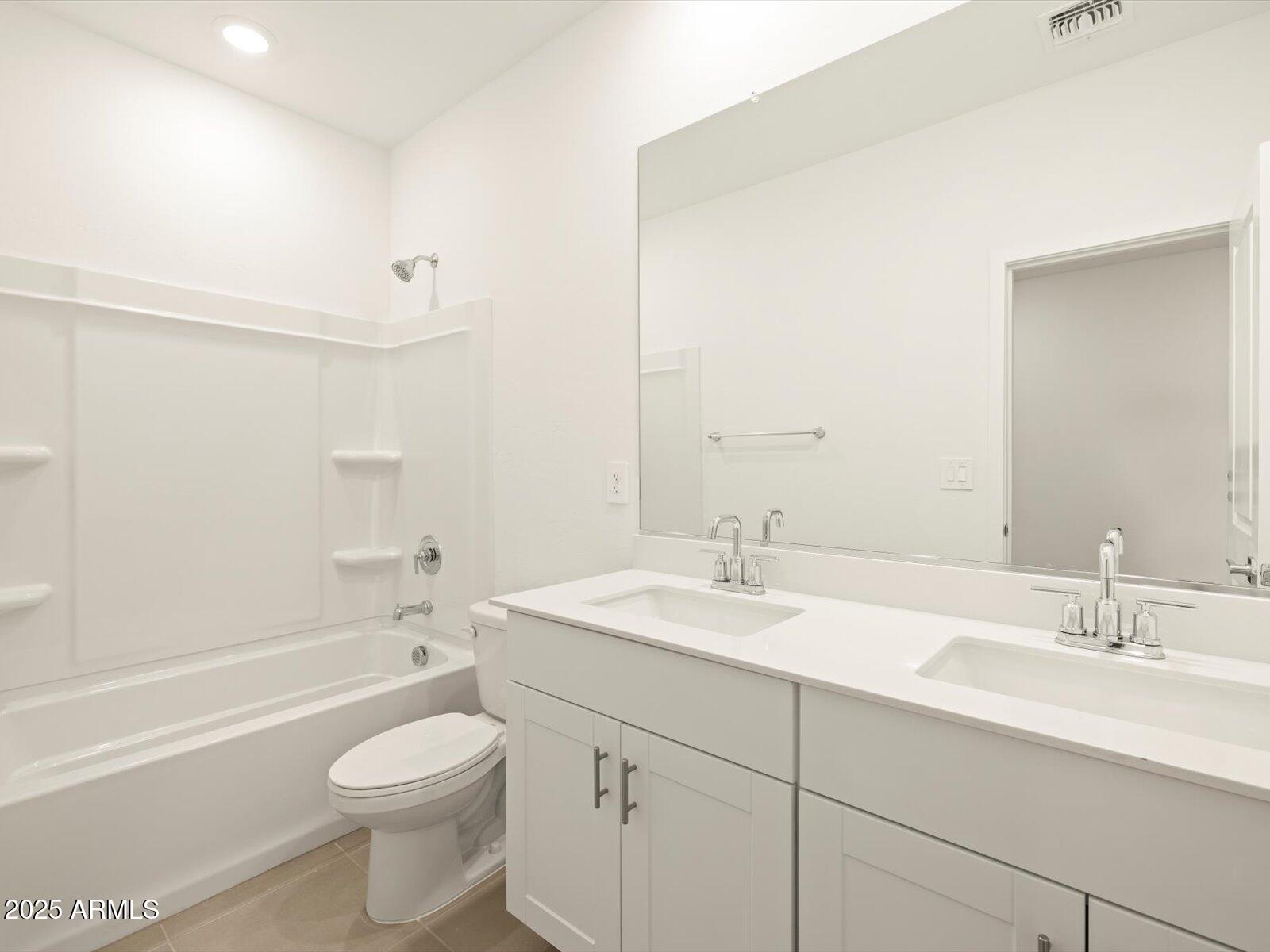37140 W Prado Street Property Photo 5