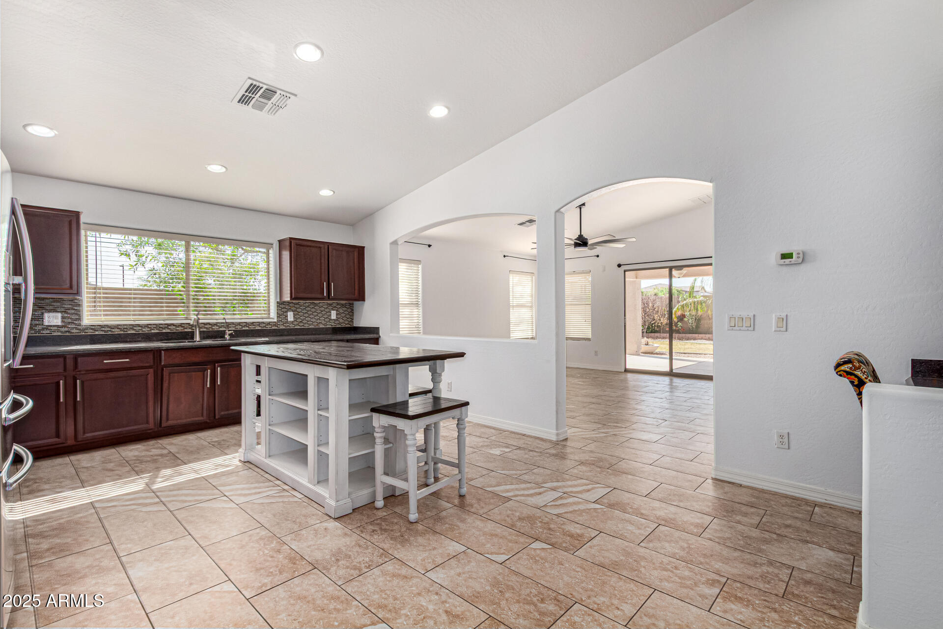 2805 E Desert Rose Trail Property Photo 7