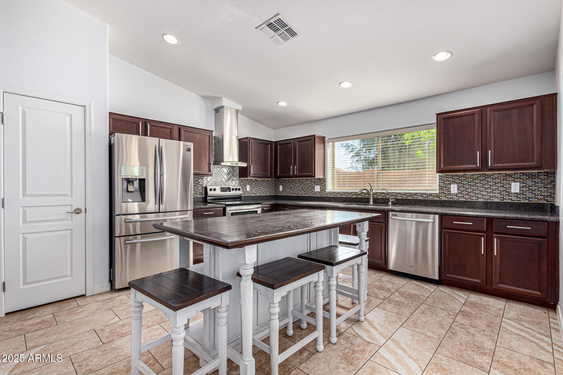 2805 E Desert Rose Trail Property Photo 8