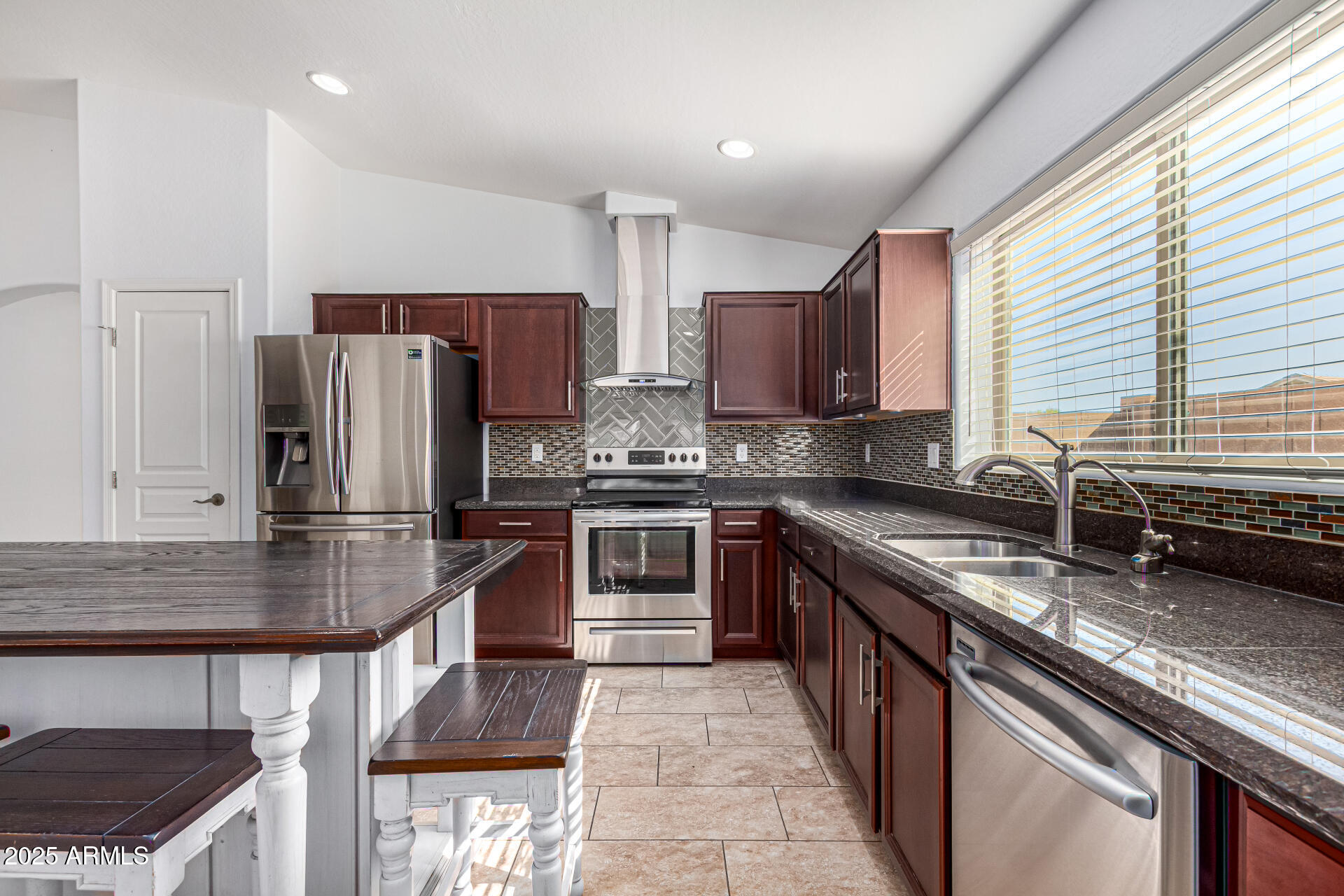 2805 E Desert Rose Trail Property Photo 9