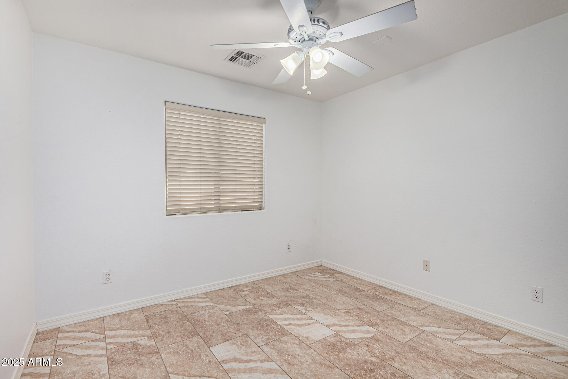 2805 E Desert Rose Trail Property Photo 28