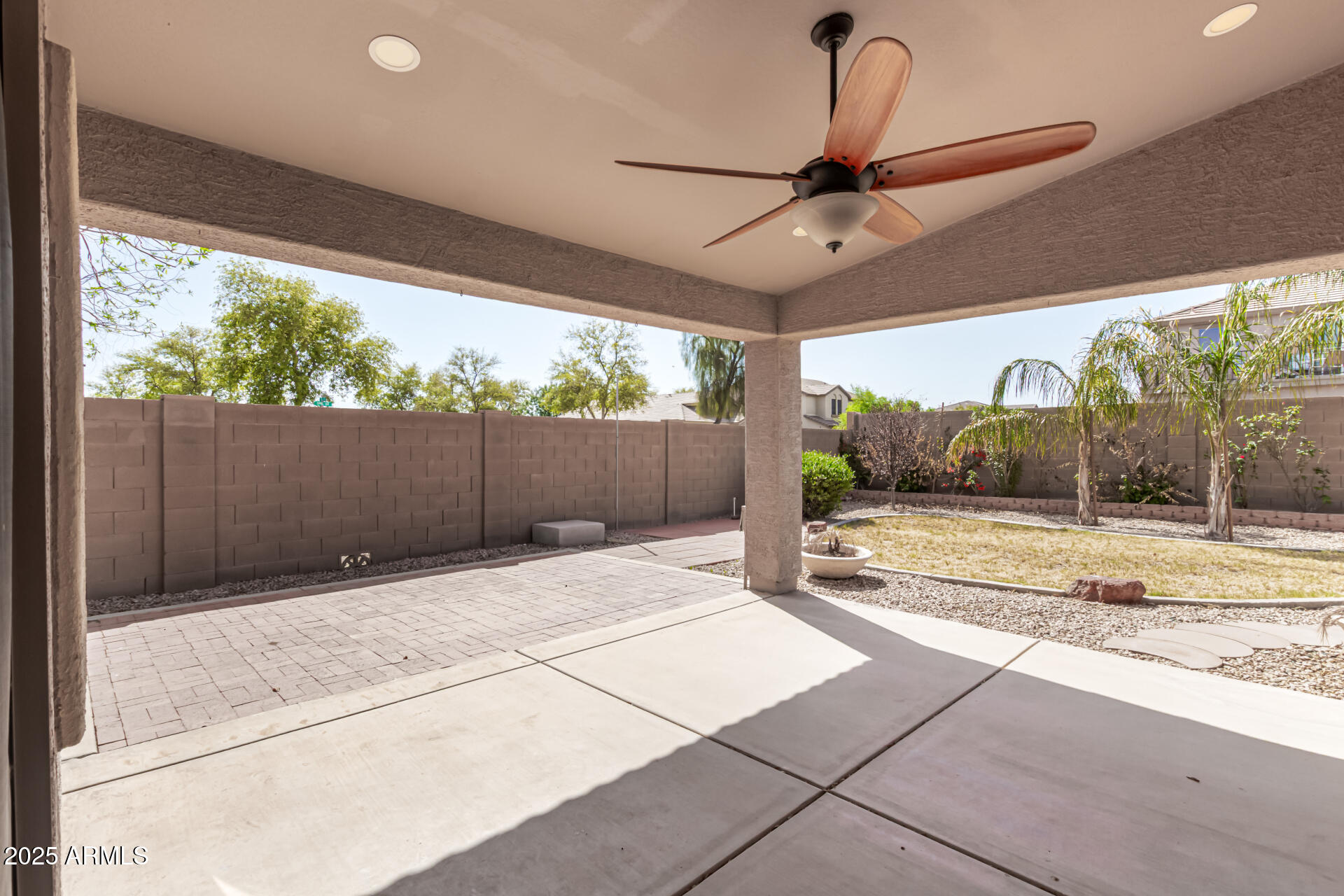 2805 E Desert Rose Trail Property Photo 36
