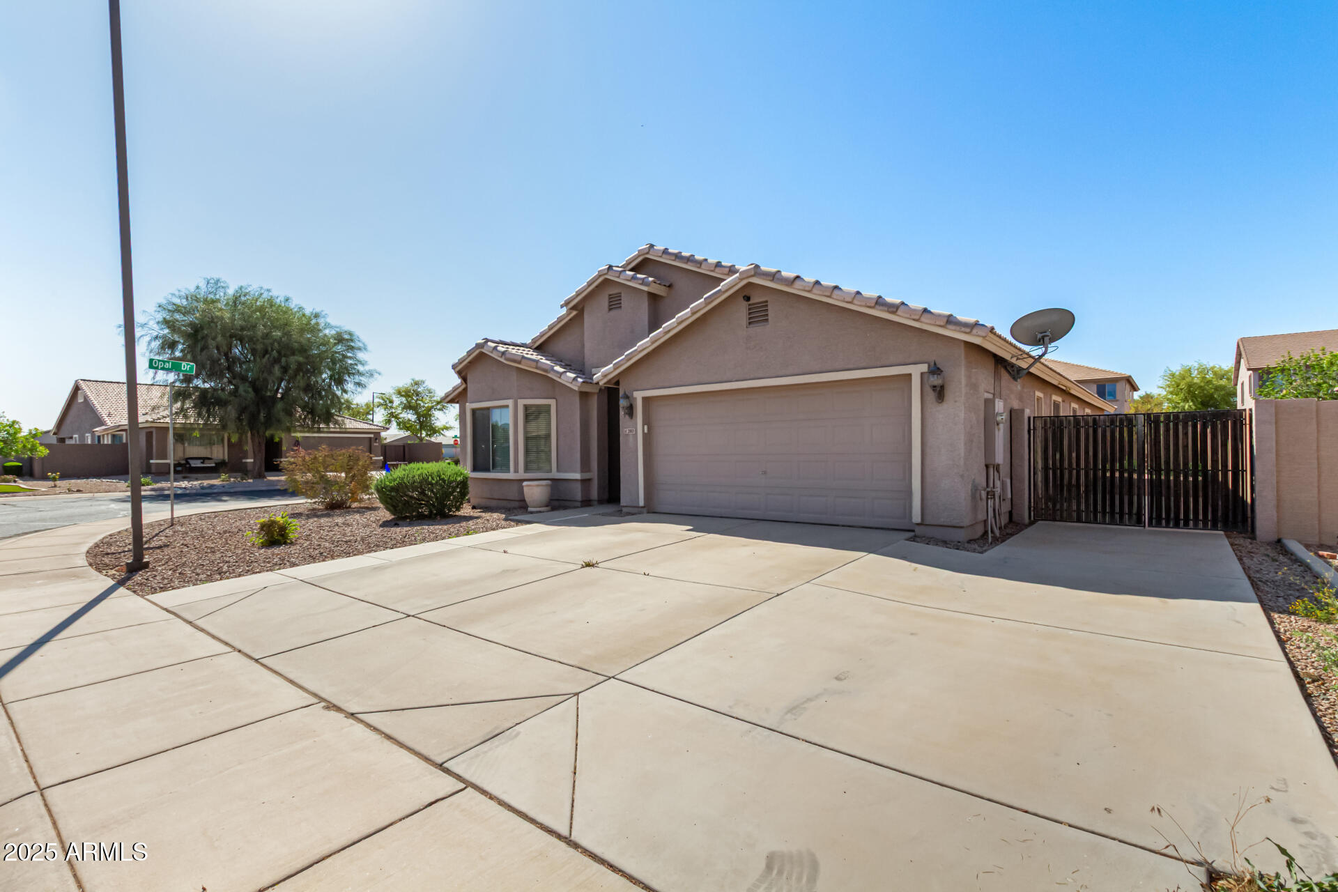 2805 E Desert Rose Trail Property Photo 45