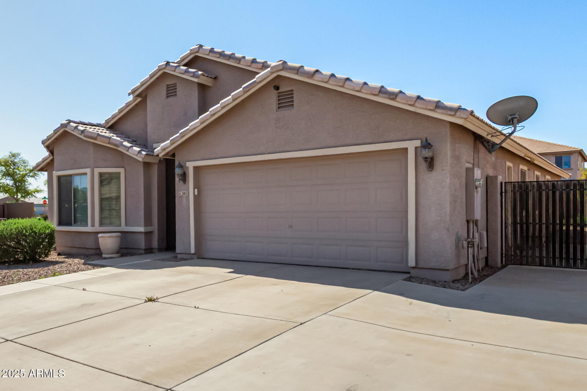 2805 E Desert Rose Trail Property Photo 46