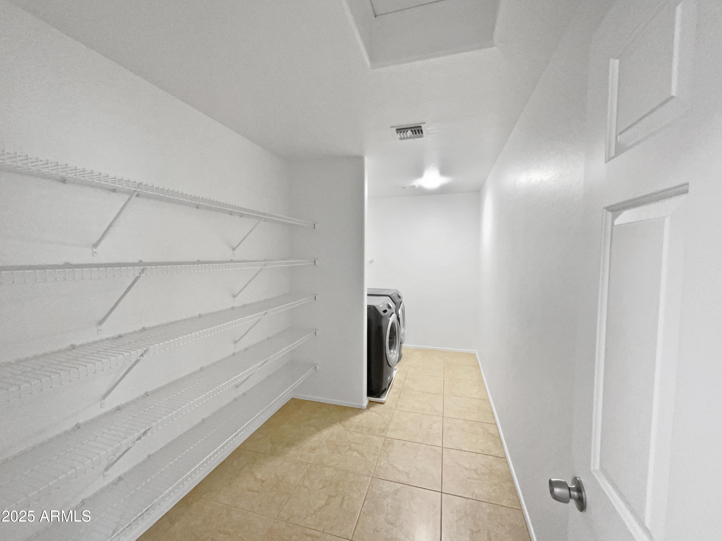 3201 W Saint Catherine Avenue Property Photo 18