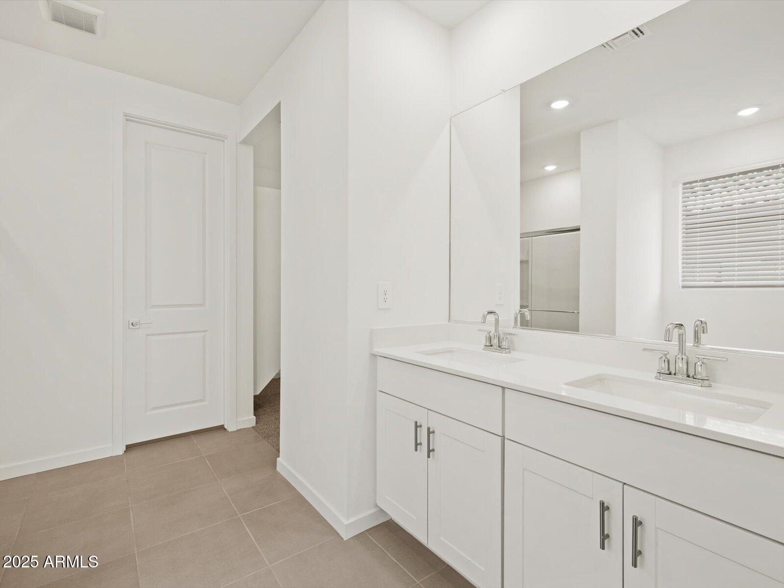 37341 W San Clemente Street Property Photo 16