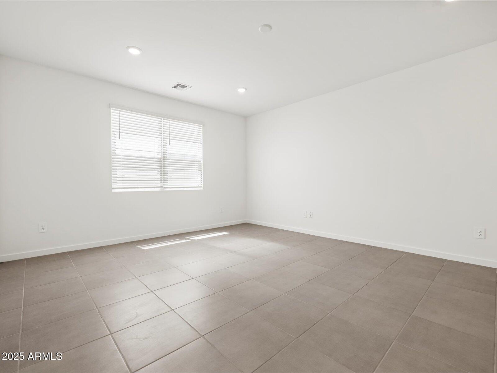 37341 W San Clemente Street Property Photo 25