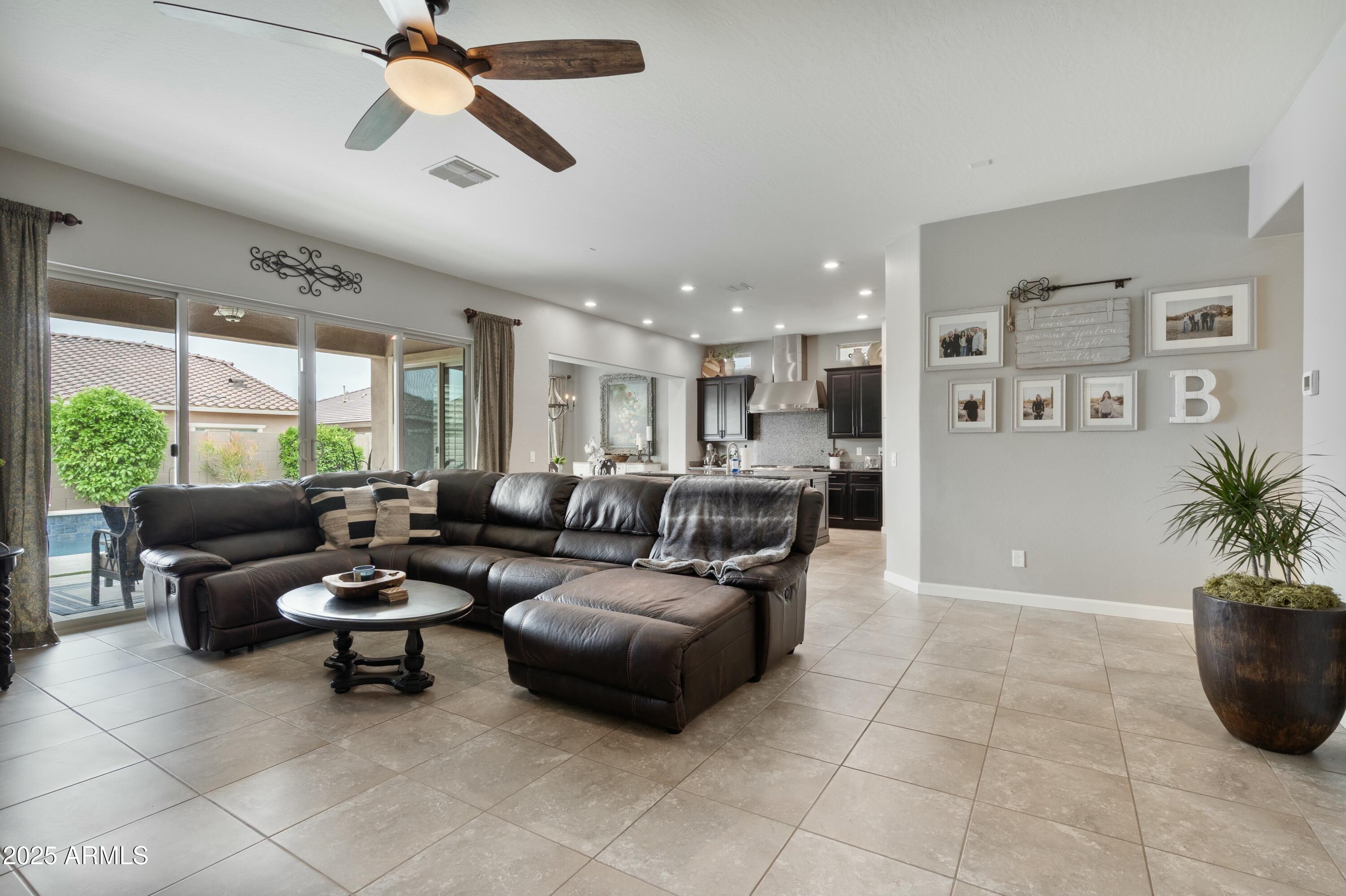 3529 E Desert Broom Drive Property Photo 19