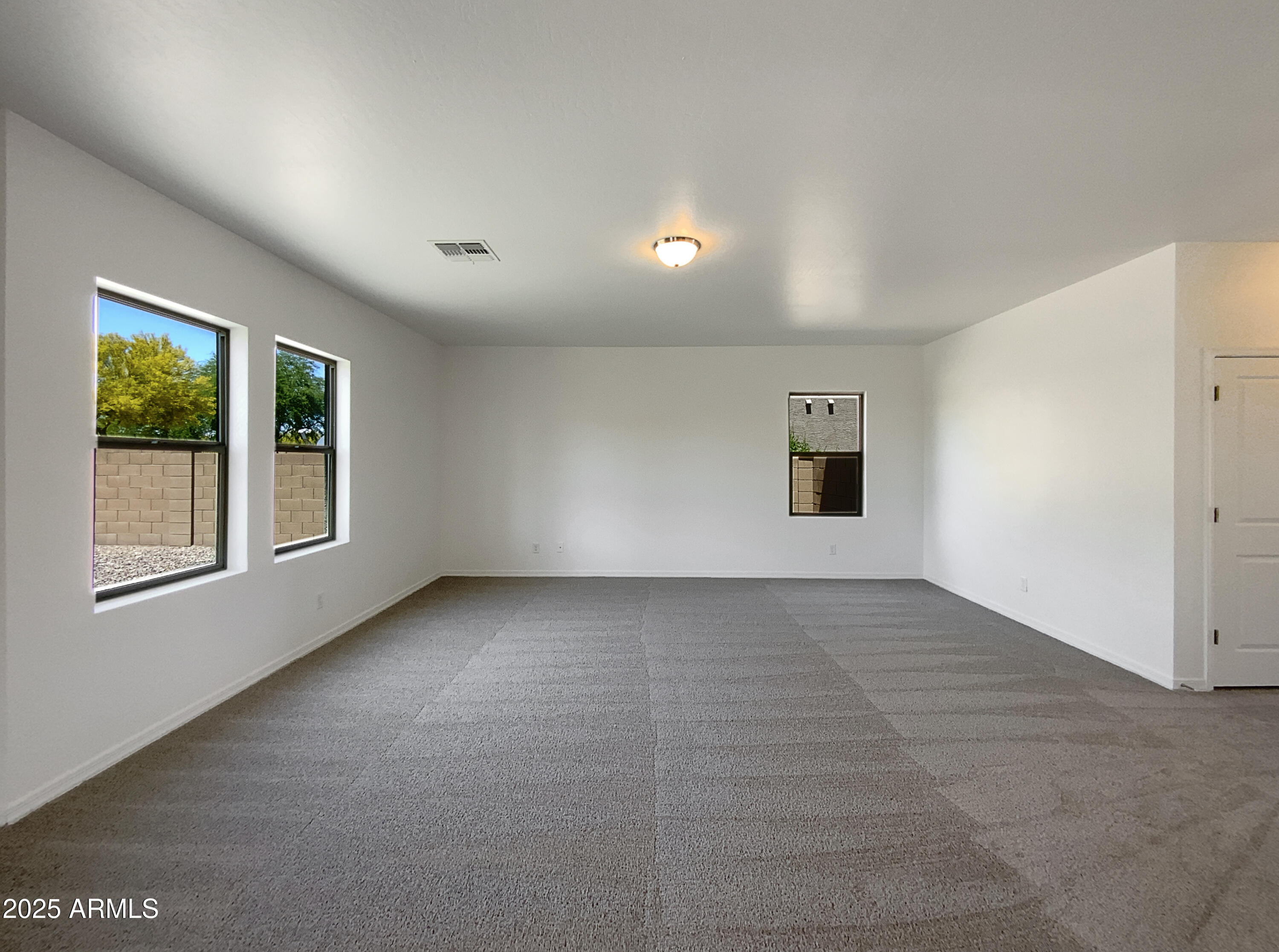 337 S Verdad Lane Property Photo 3