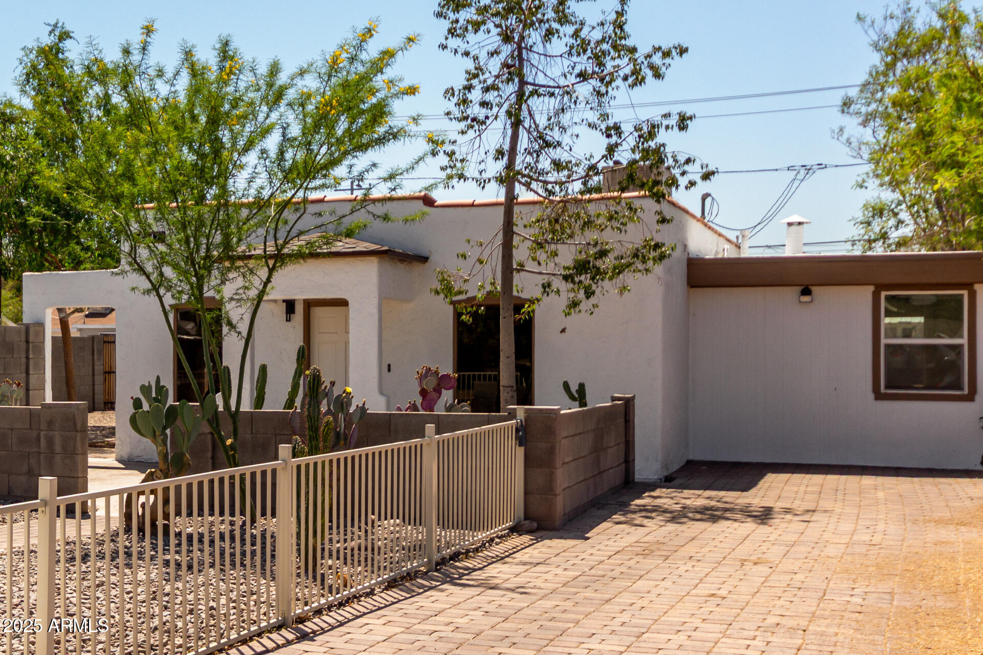 2047 E Virginia Avenue Property Photo 4
