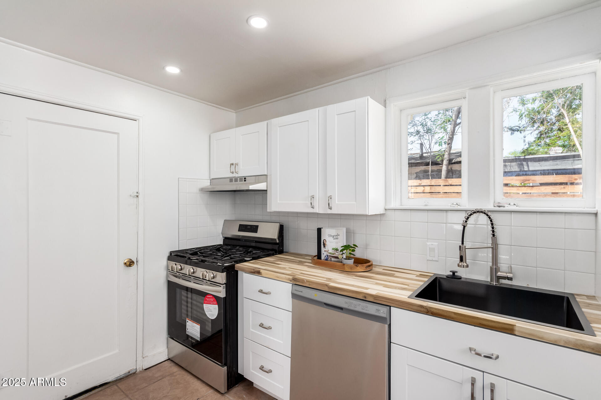 2047 E Virginia Avenue Property Photo 40