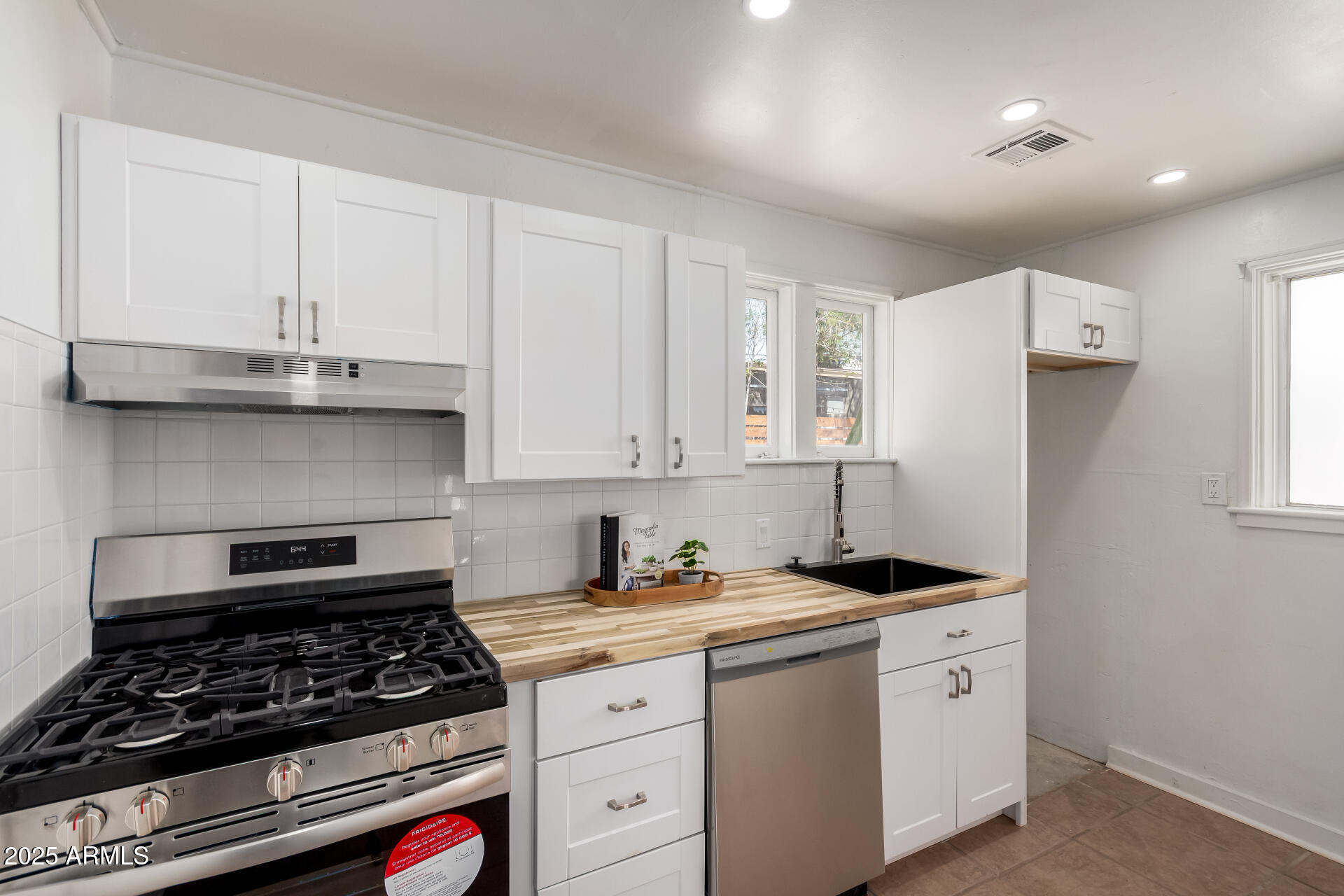 2047 E Virginia Avenue Property Photo 41