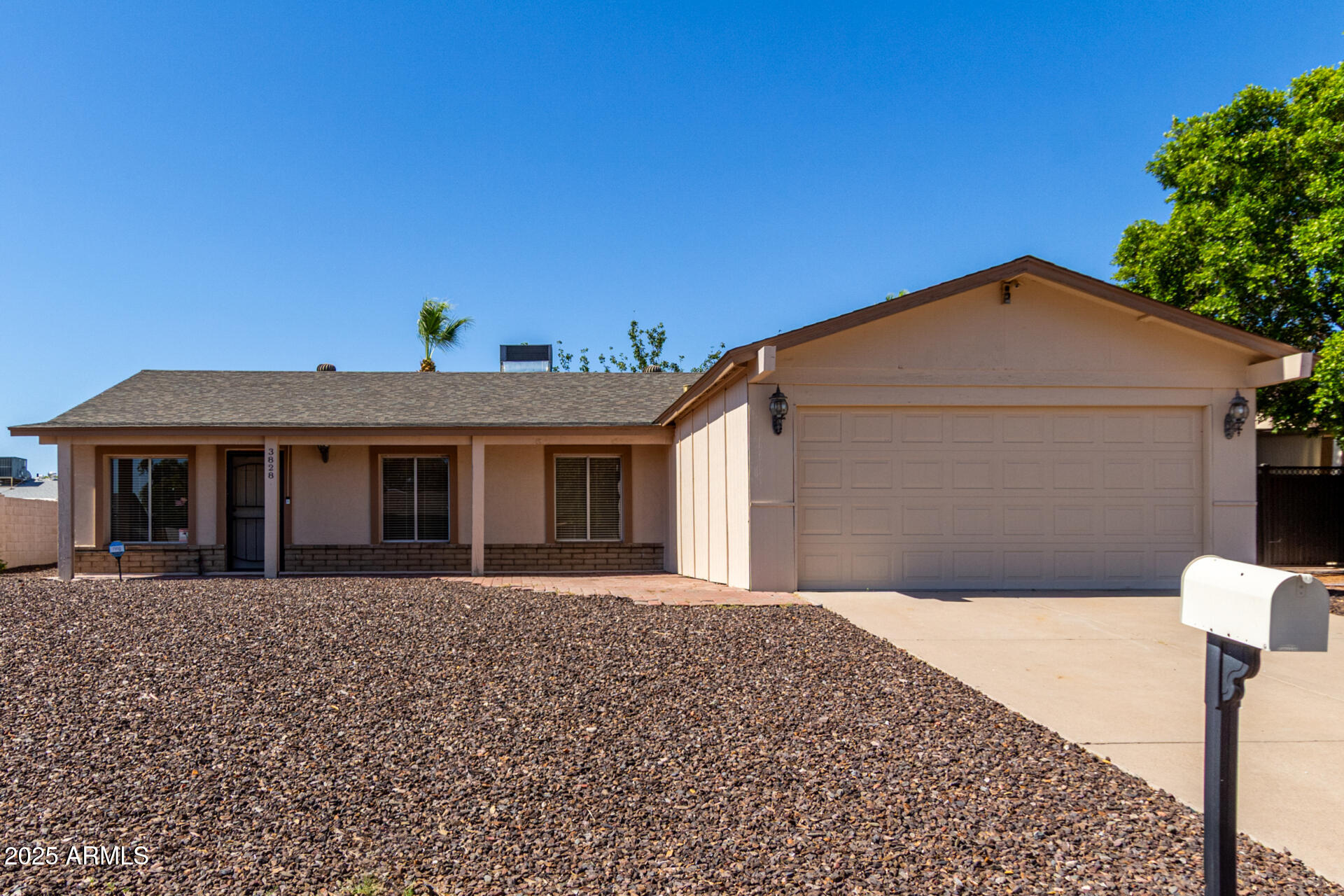 3828 W Crocus Drive Property Photo 1