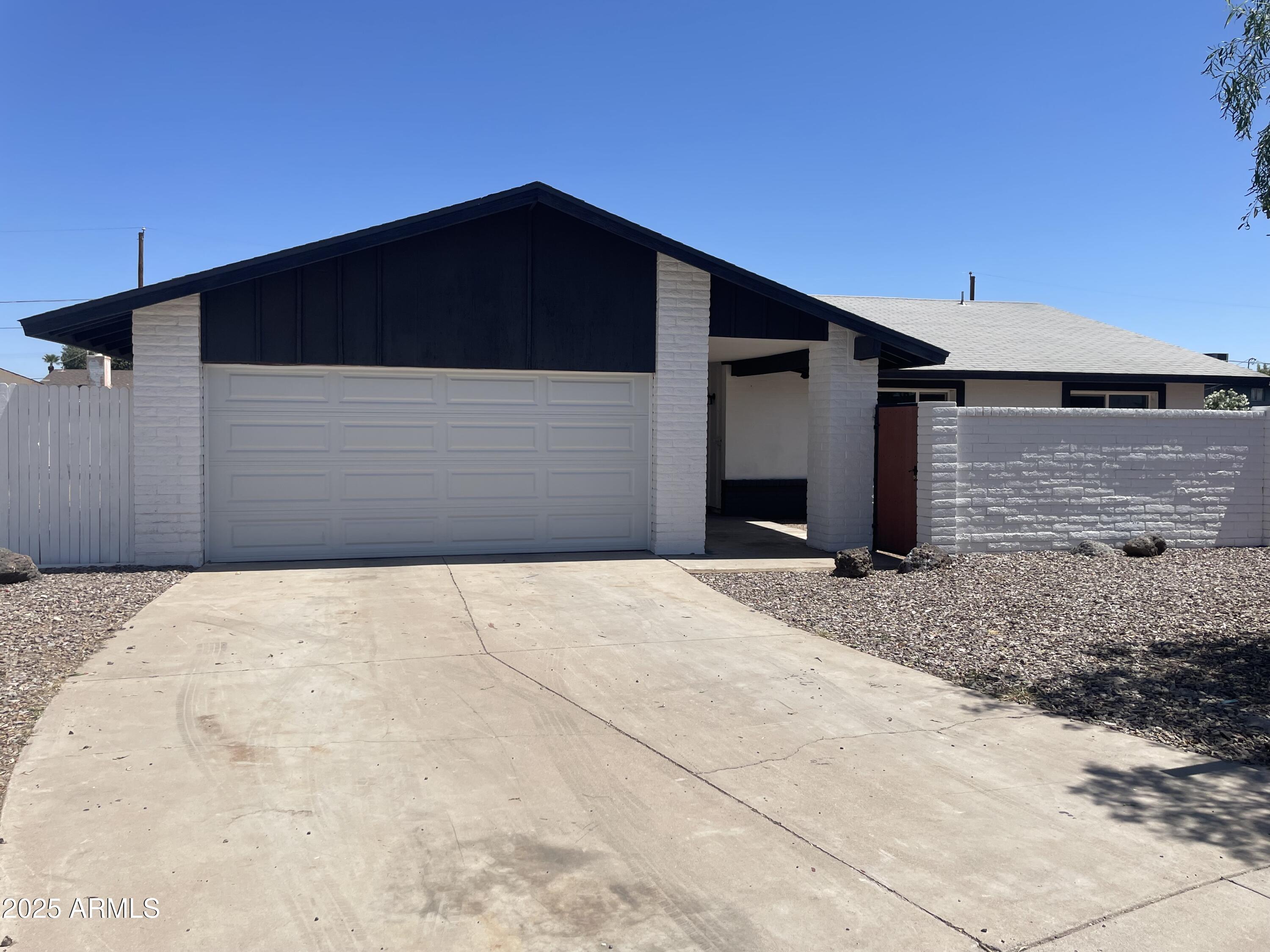 4210 W Solano Drive Property Photo 1