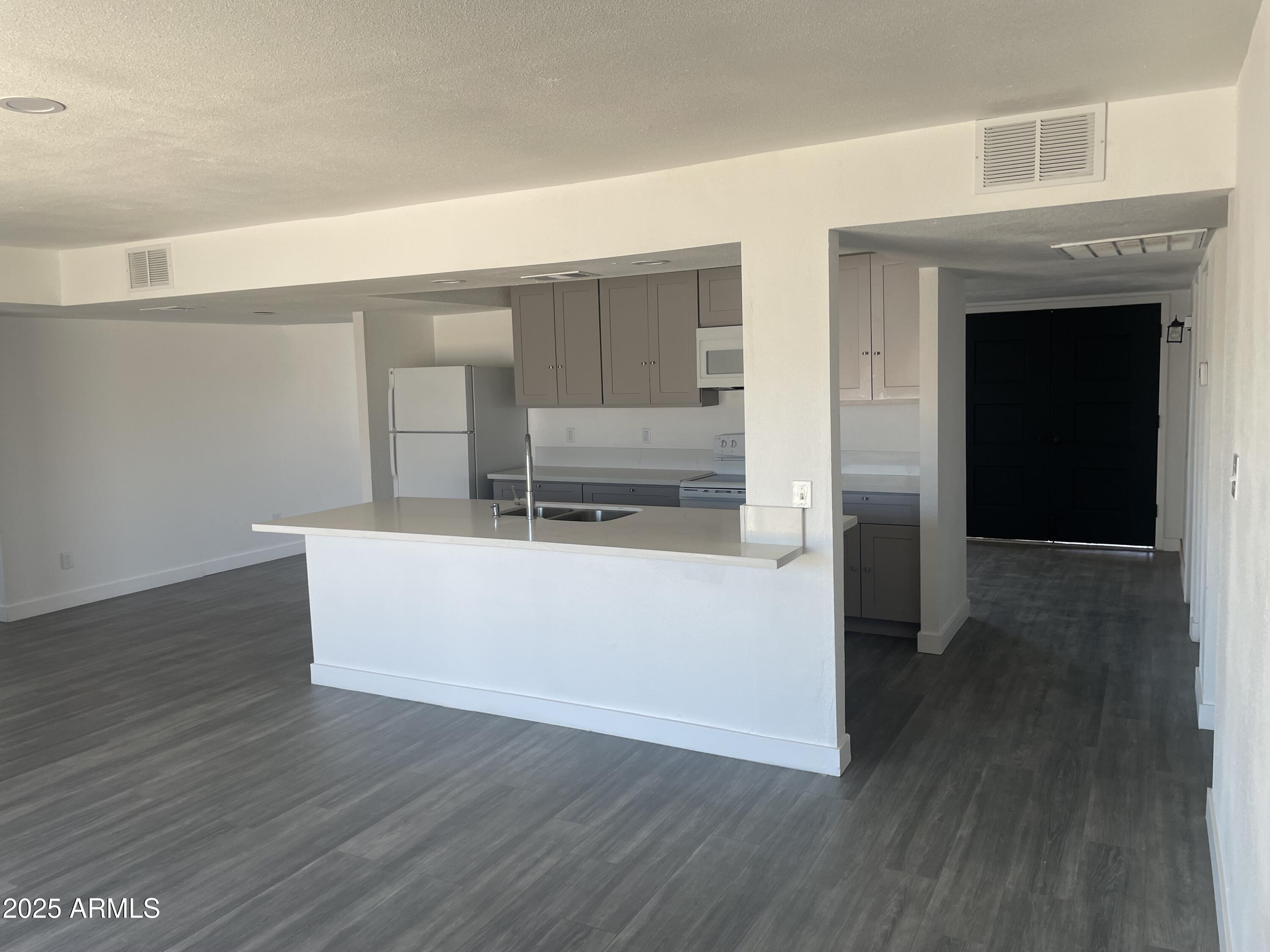 4210 W Solano Drive Property Photo 9