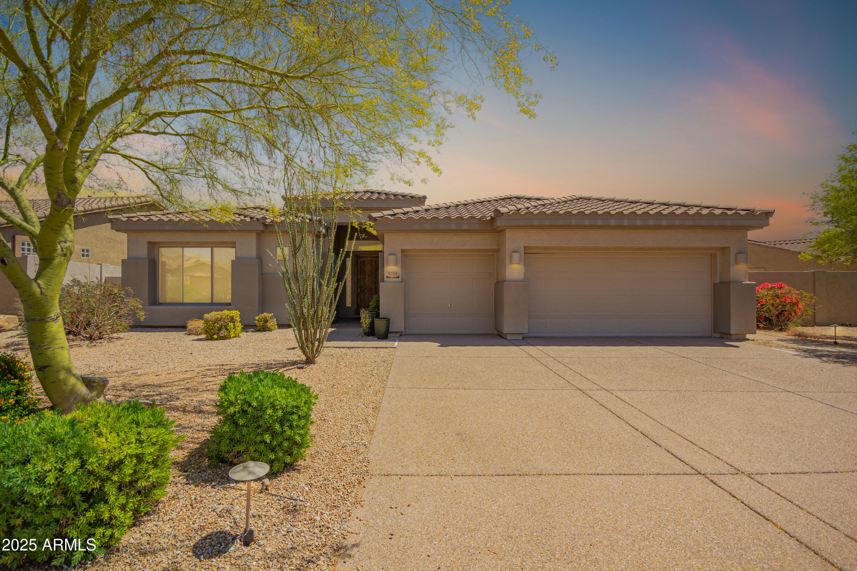 9747 S 182nd Drive Property Photo 1