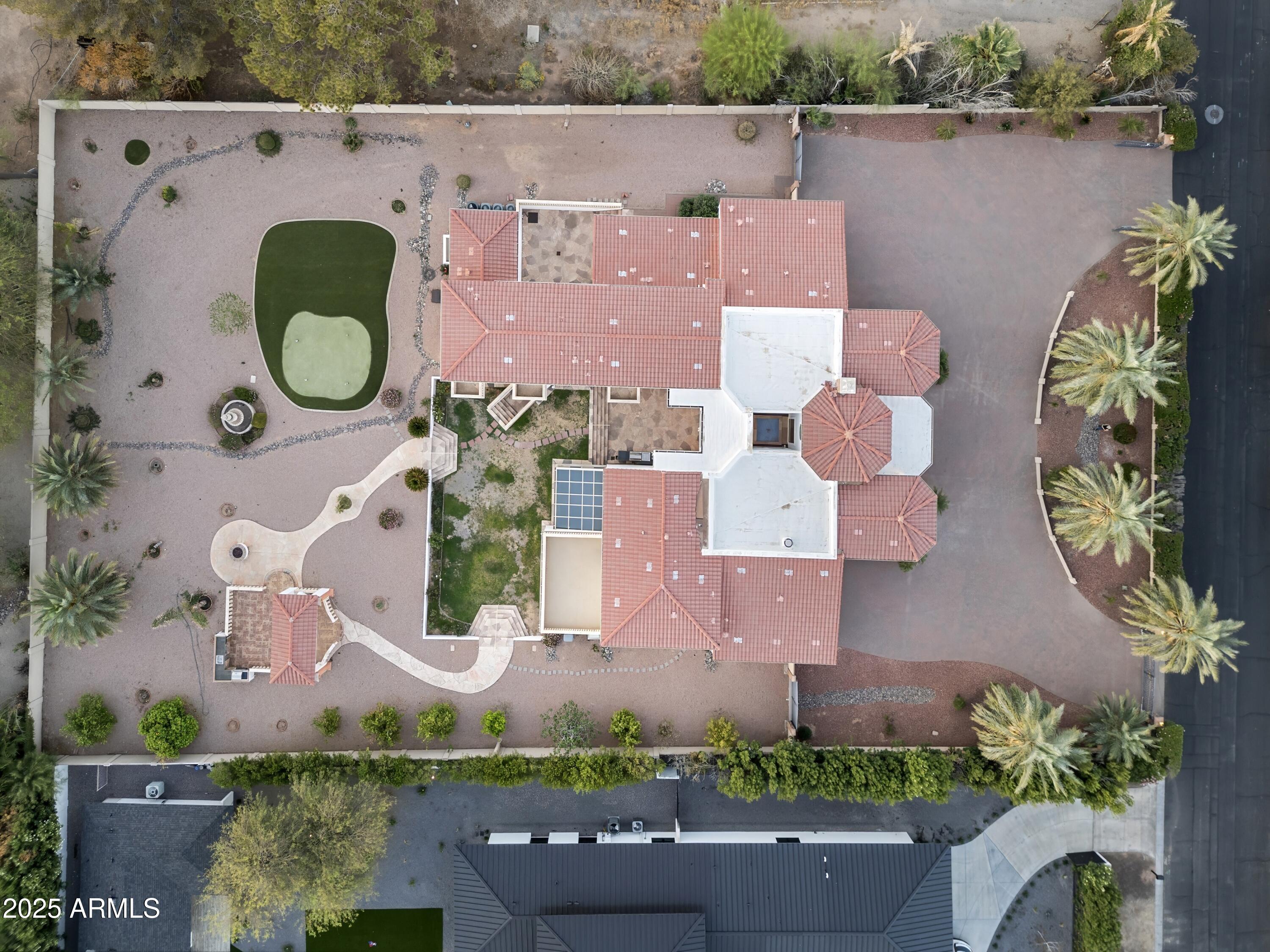 5518 N Quail Place Property Photo 2