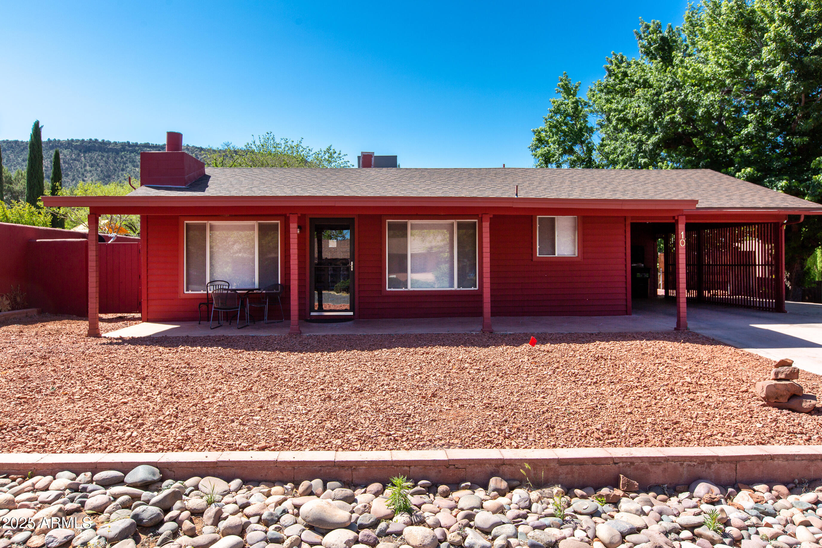 10 Rainbow Rock Road Property Photo 1
