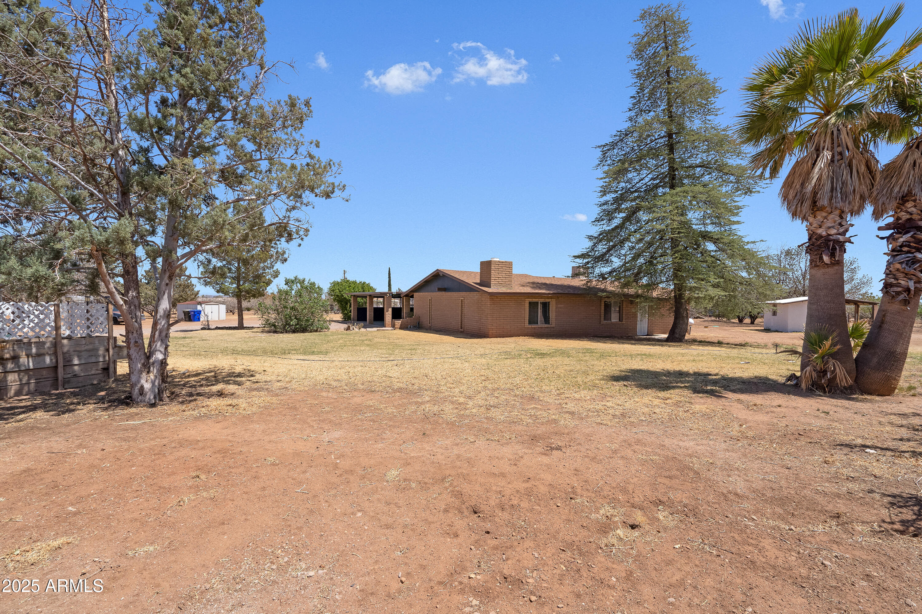 5048 E Bevers Street Property Photo 2