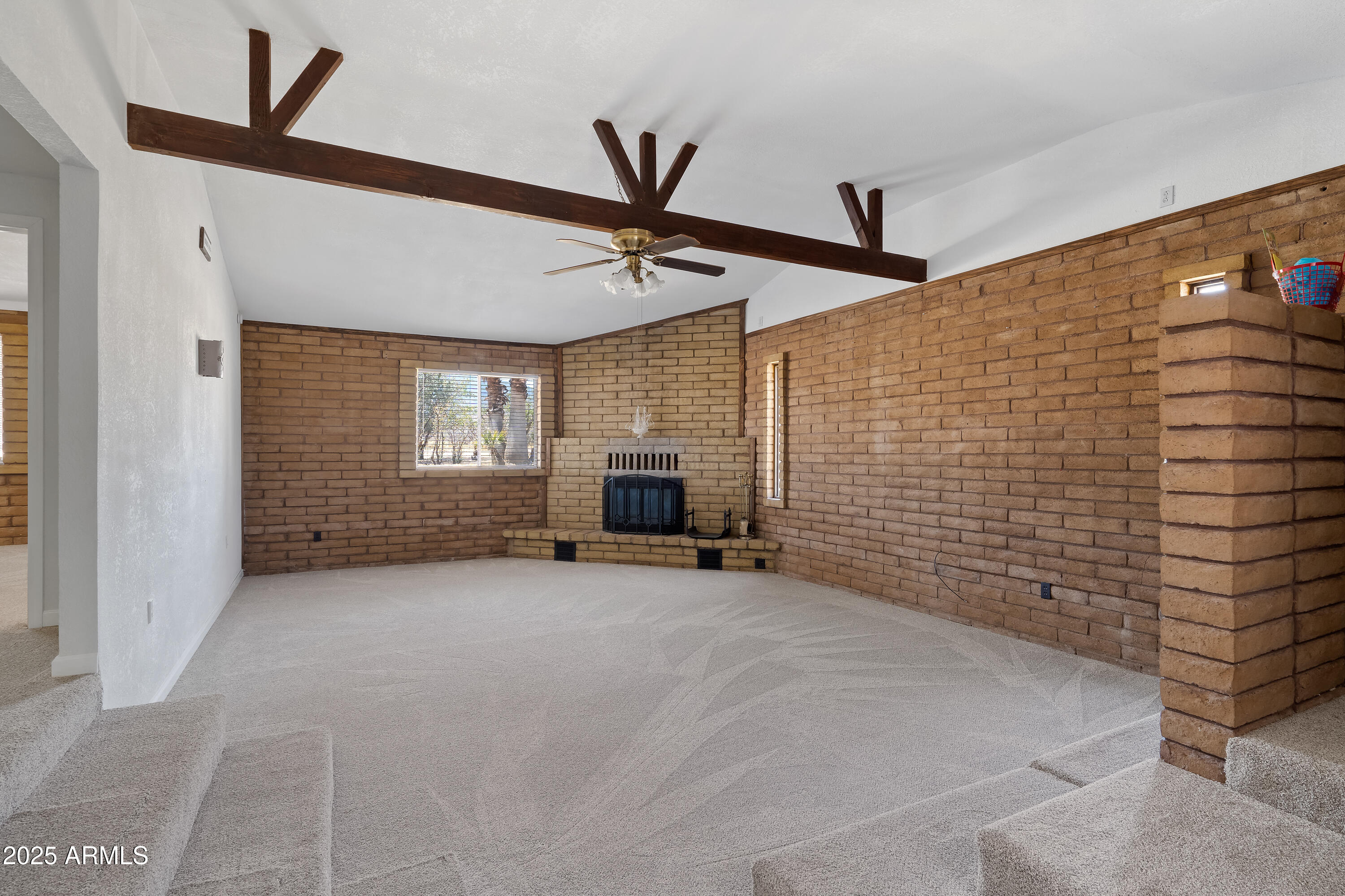 5048 E Bevers Street Property Photo 5