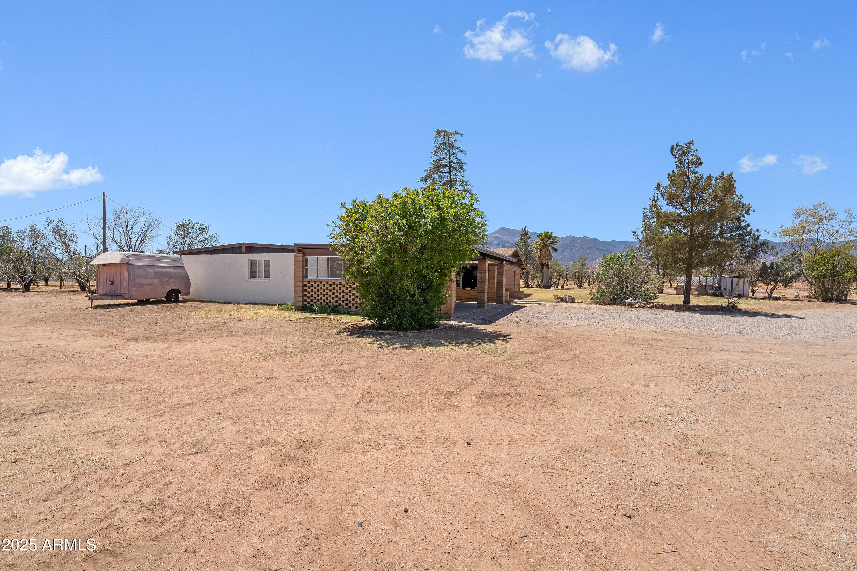 5048 E Bevers Street Property Photo 9