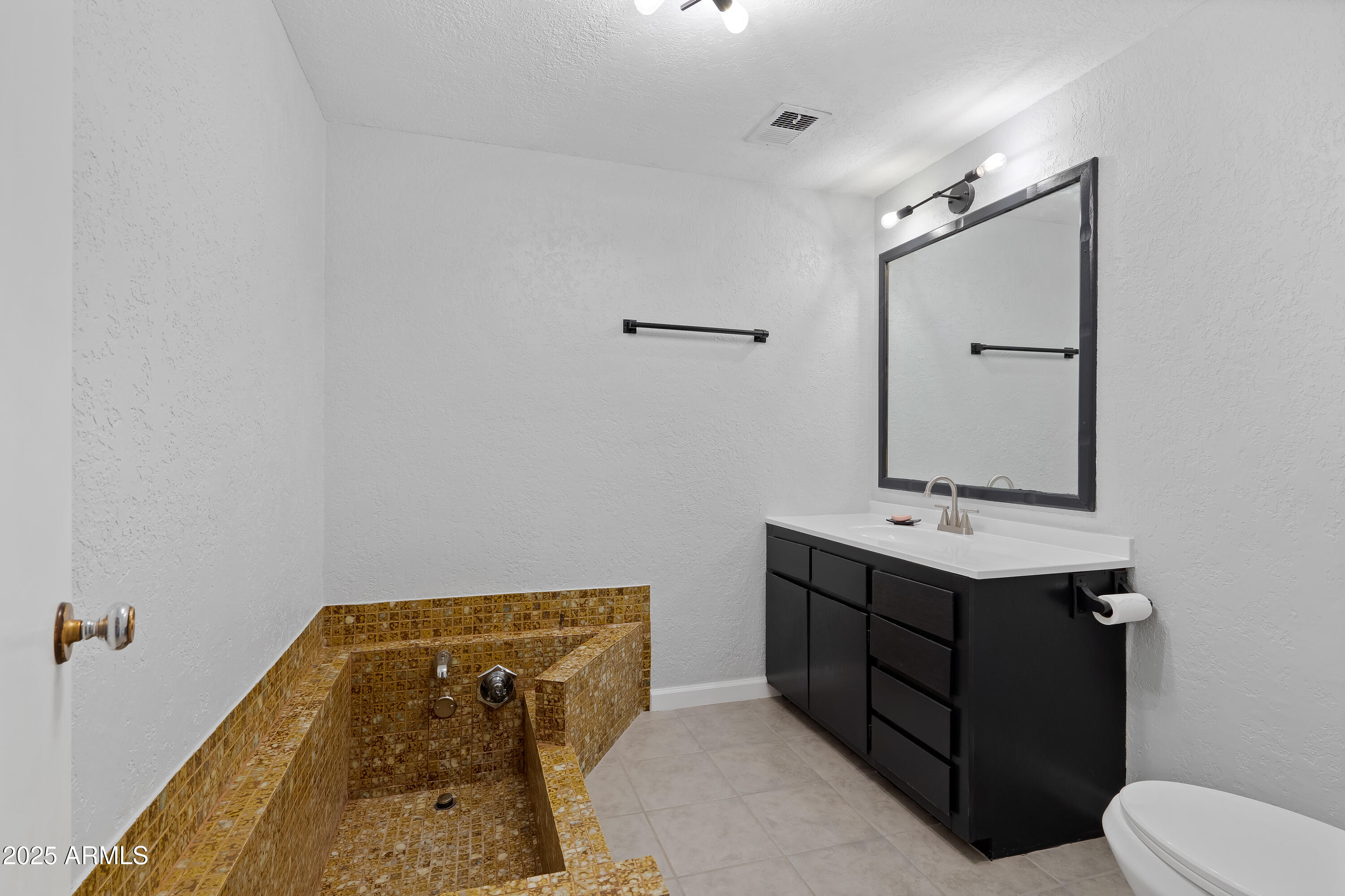 5048 E Bevers Street Property Photo 22