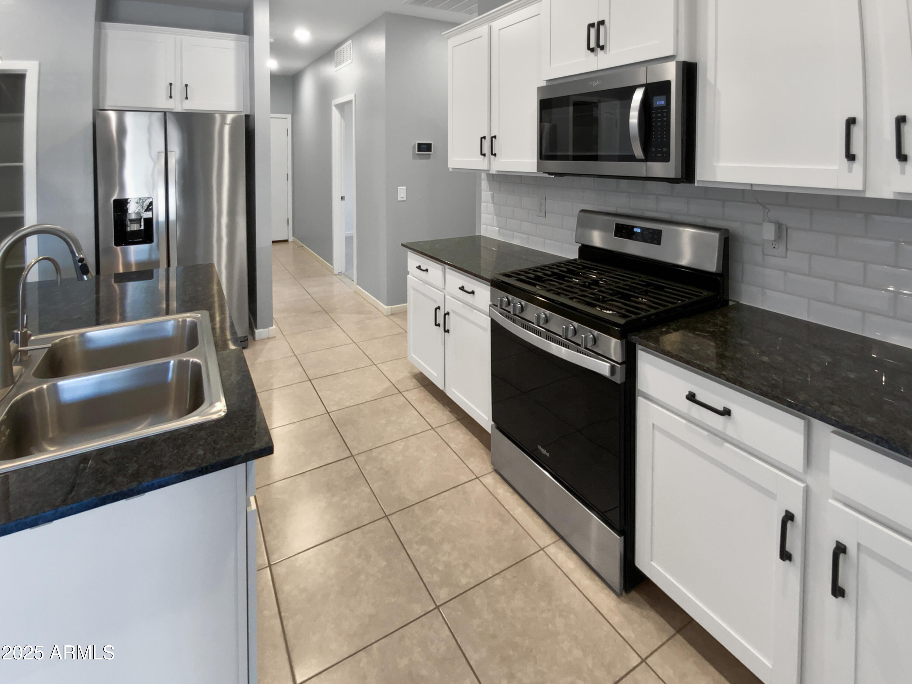 14154 W Voltaire Street Property Photo 6