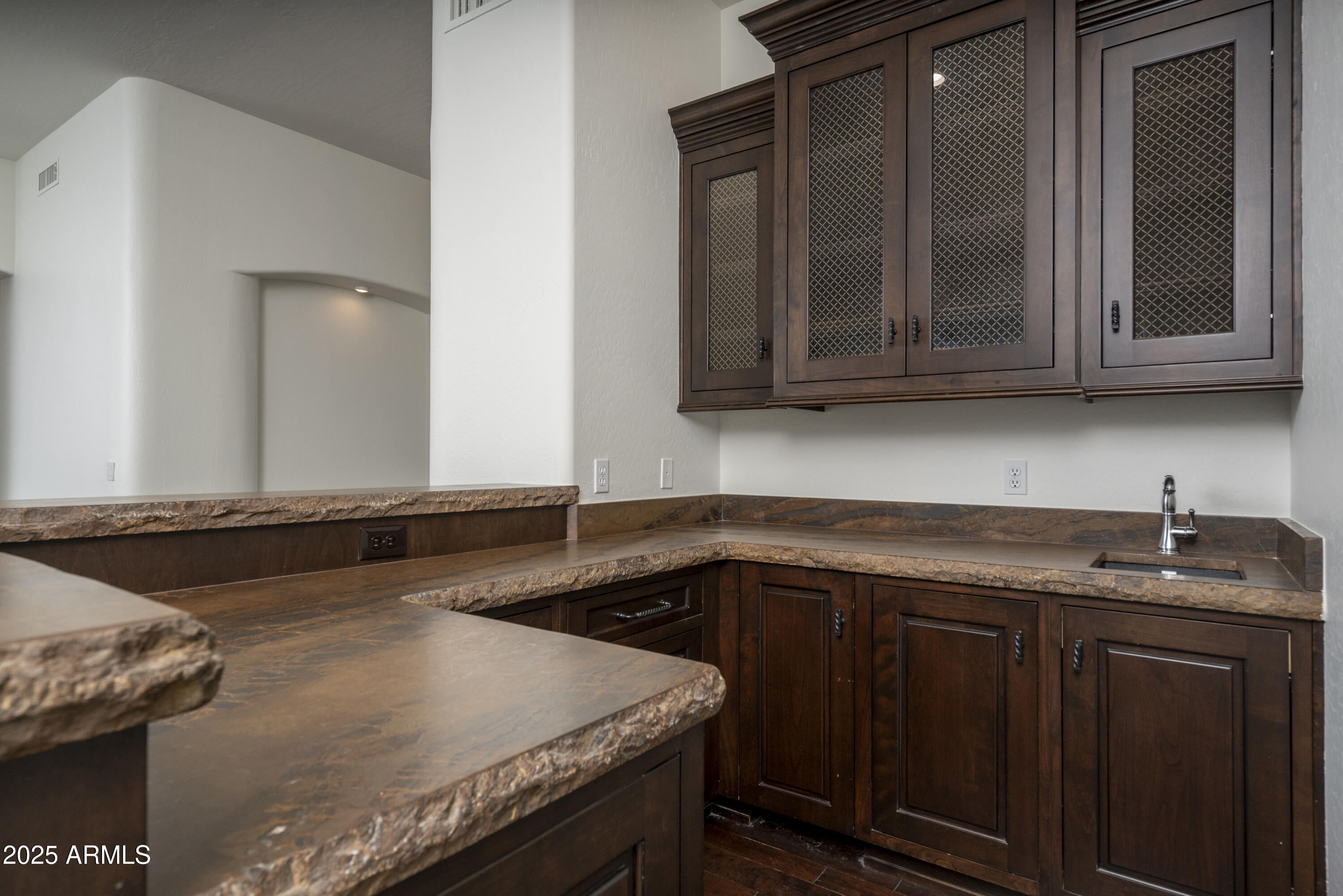 7438 E Cactus Wren Road Property Photo 11