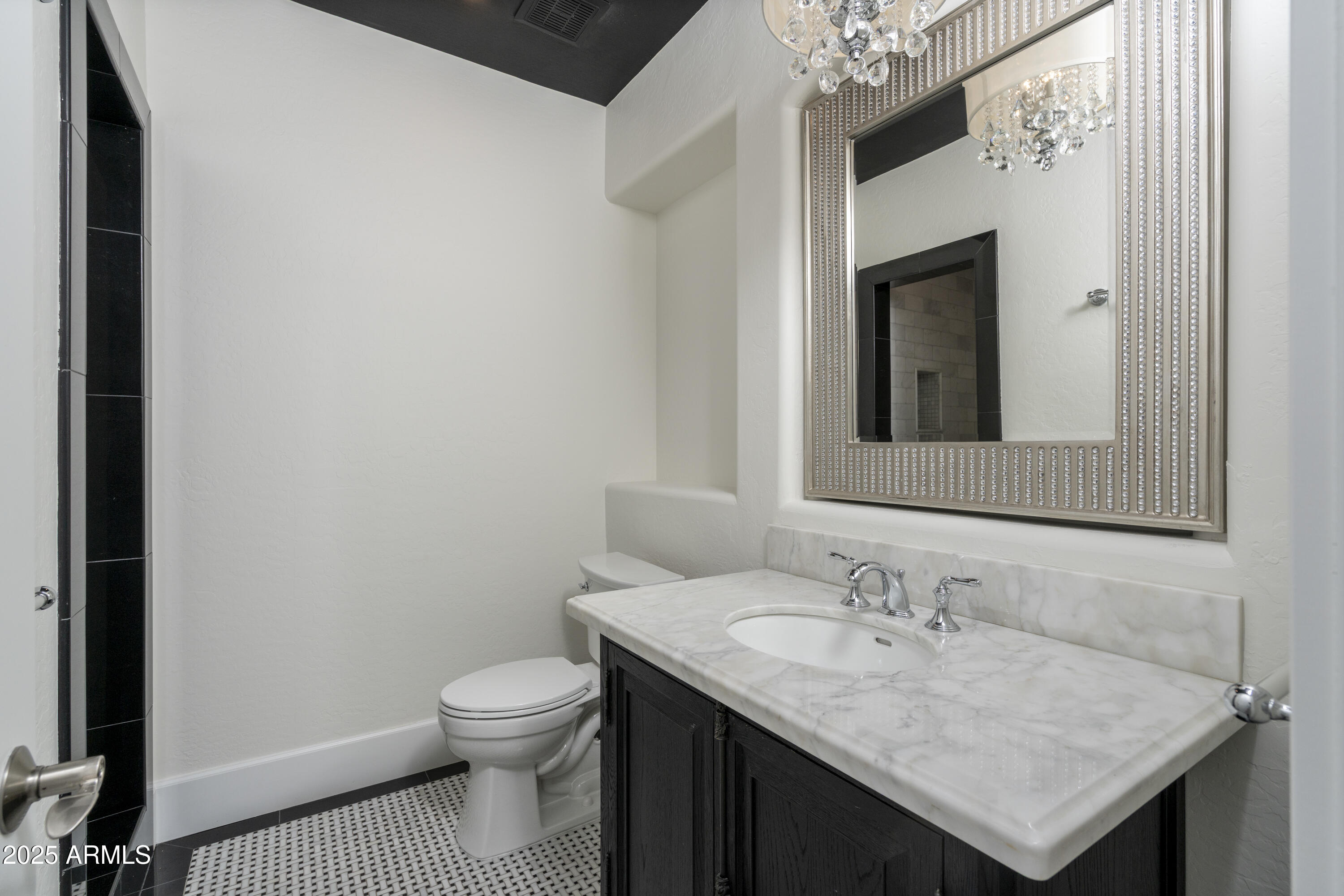 7438 E Cactus Wren Road Property Photo 19