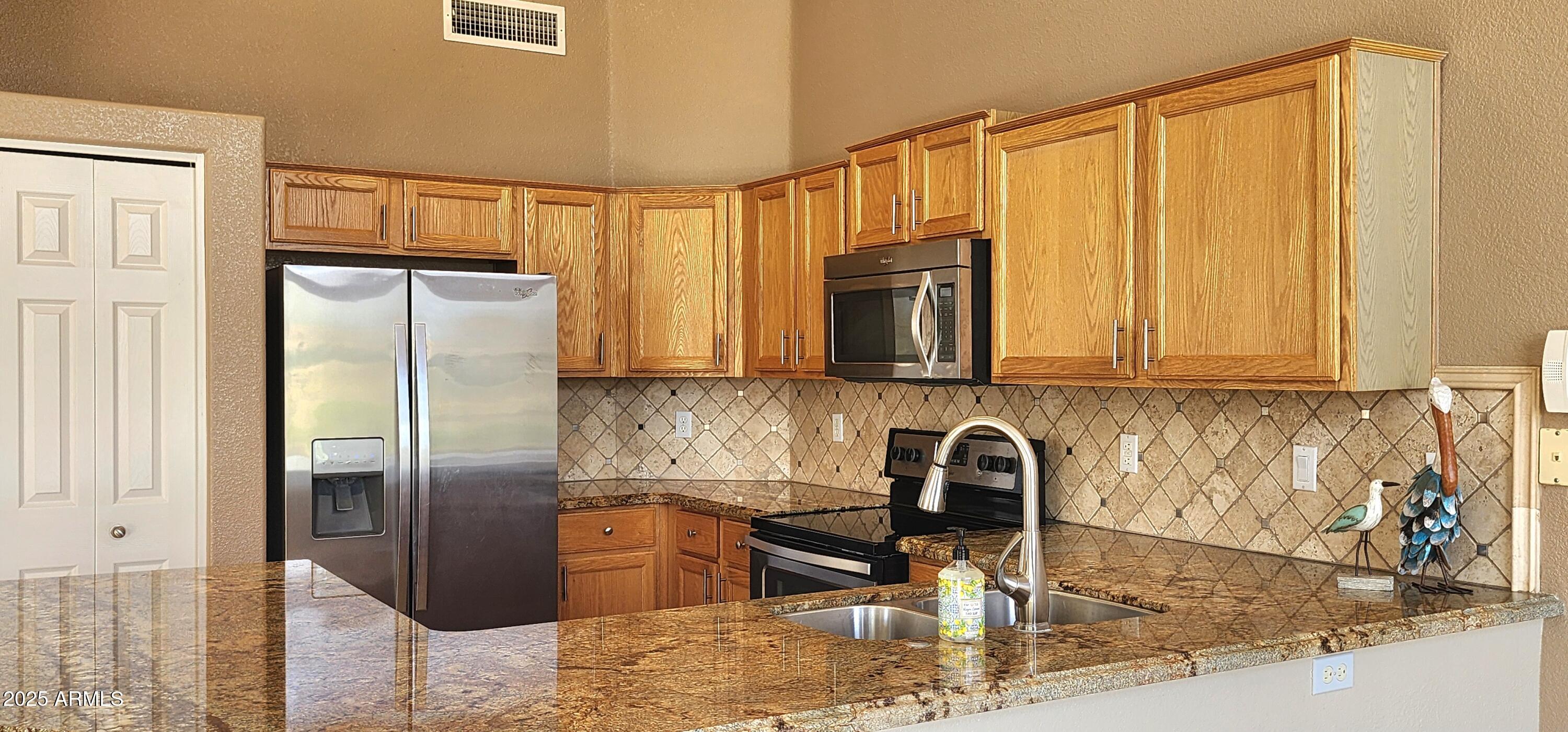14748 W Willow Lane Property Photo 7