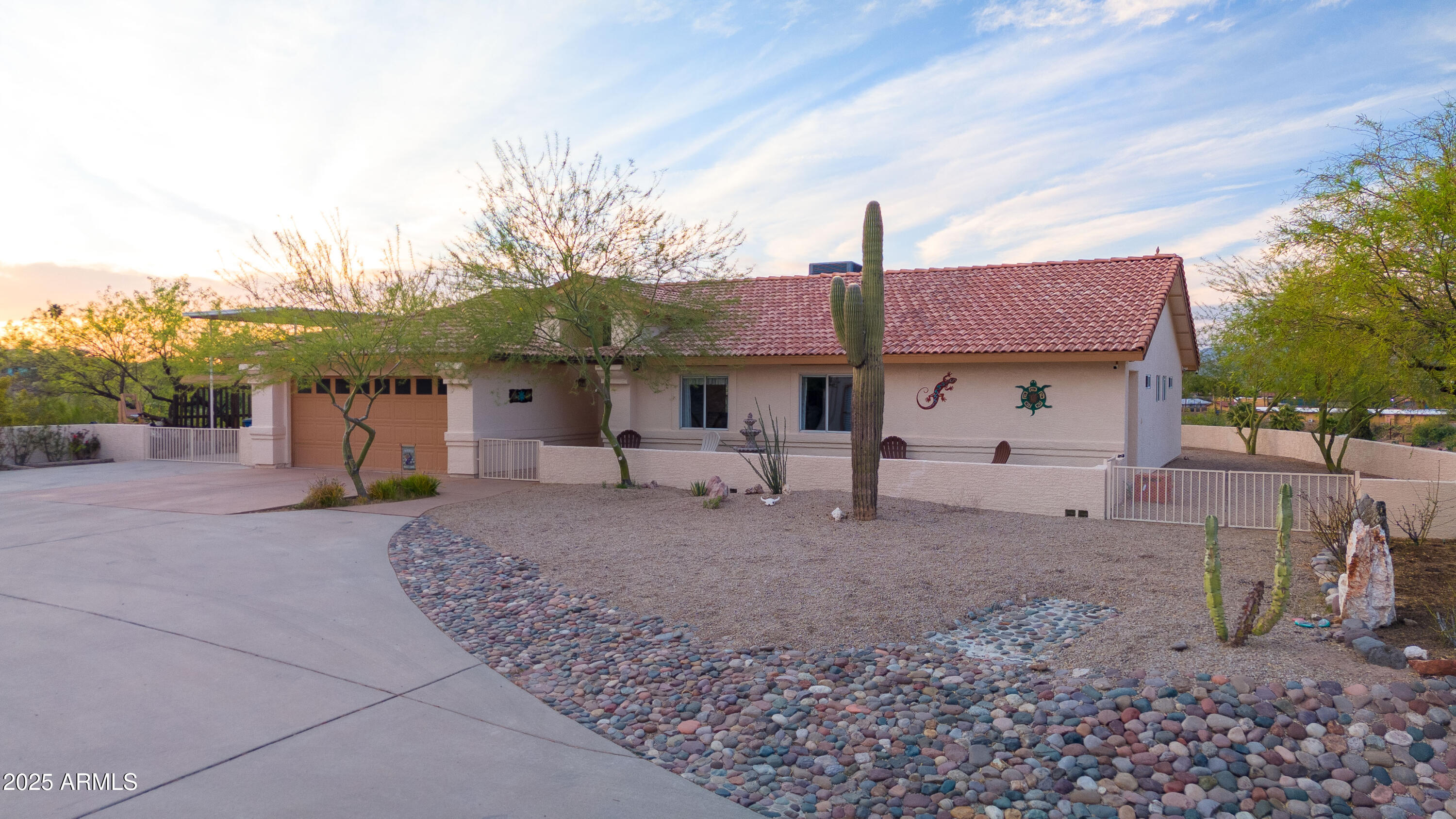 471 America Street Property Photo 1