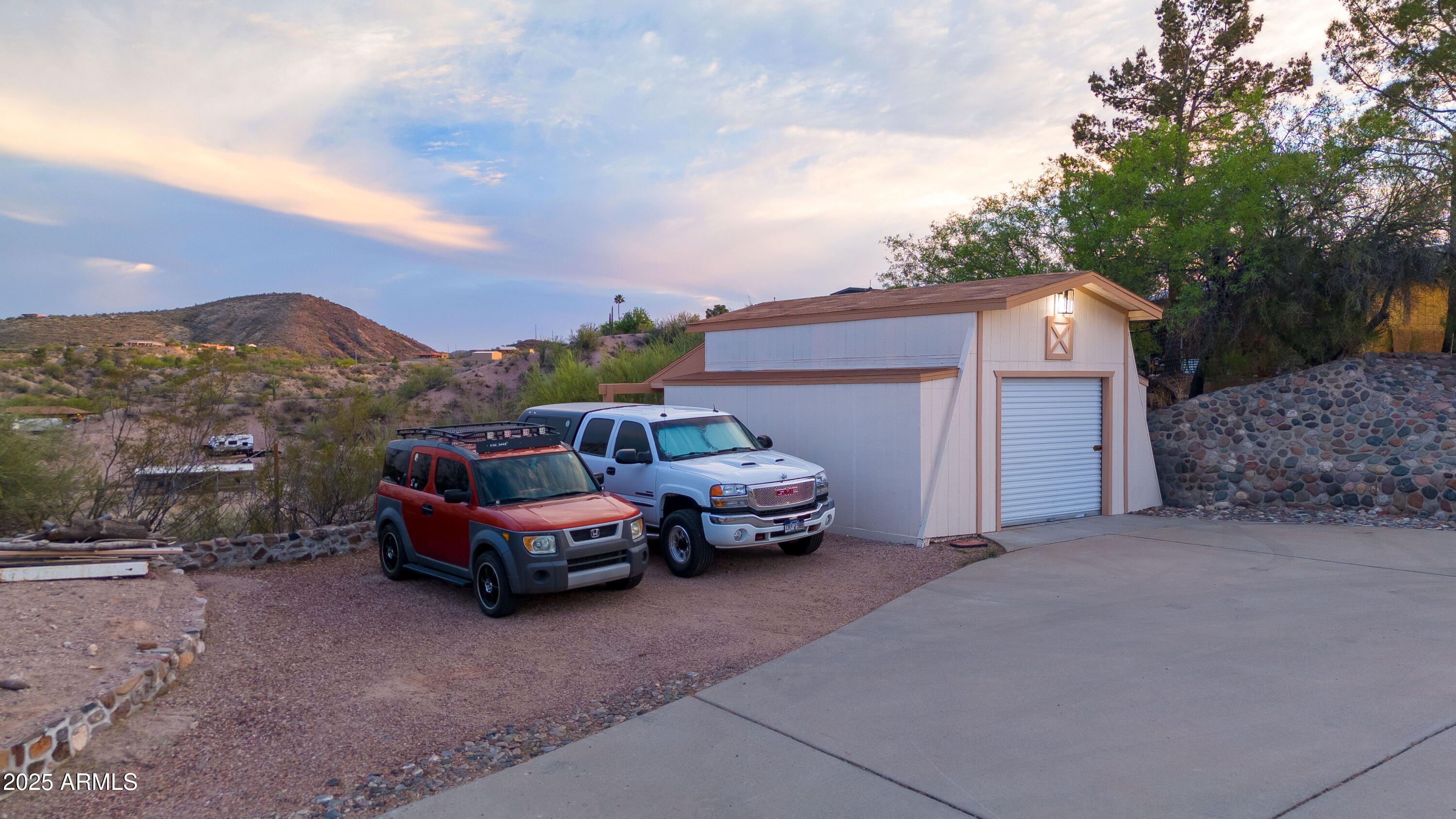 471 America Street Property Photo 4