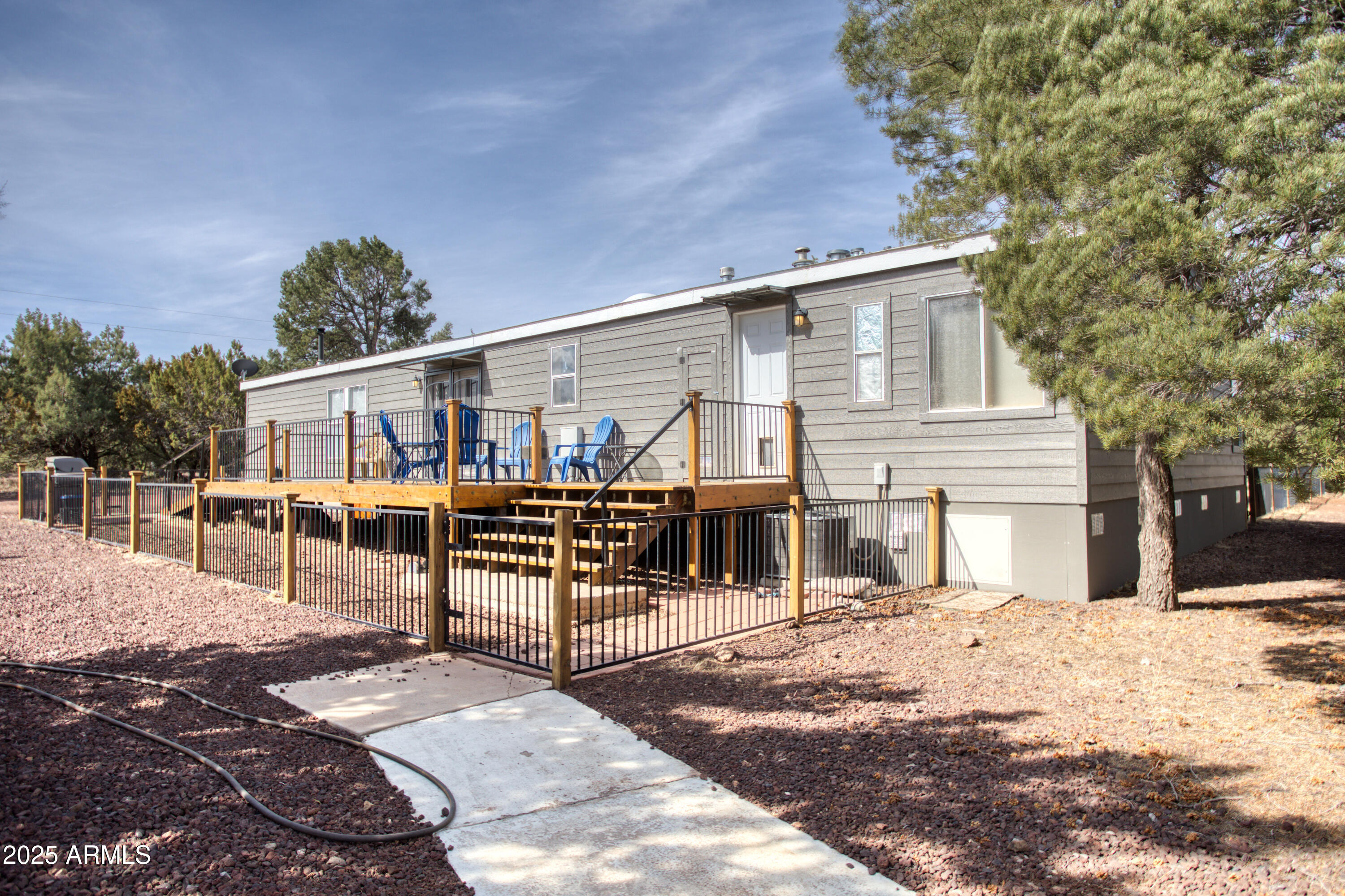 125 Cr N3077 Property Photo 1
