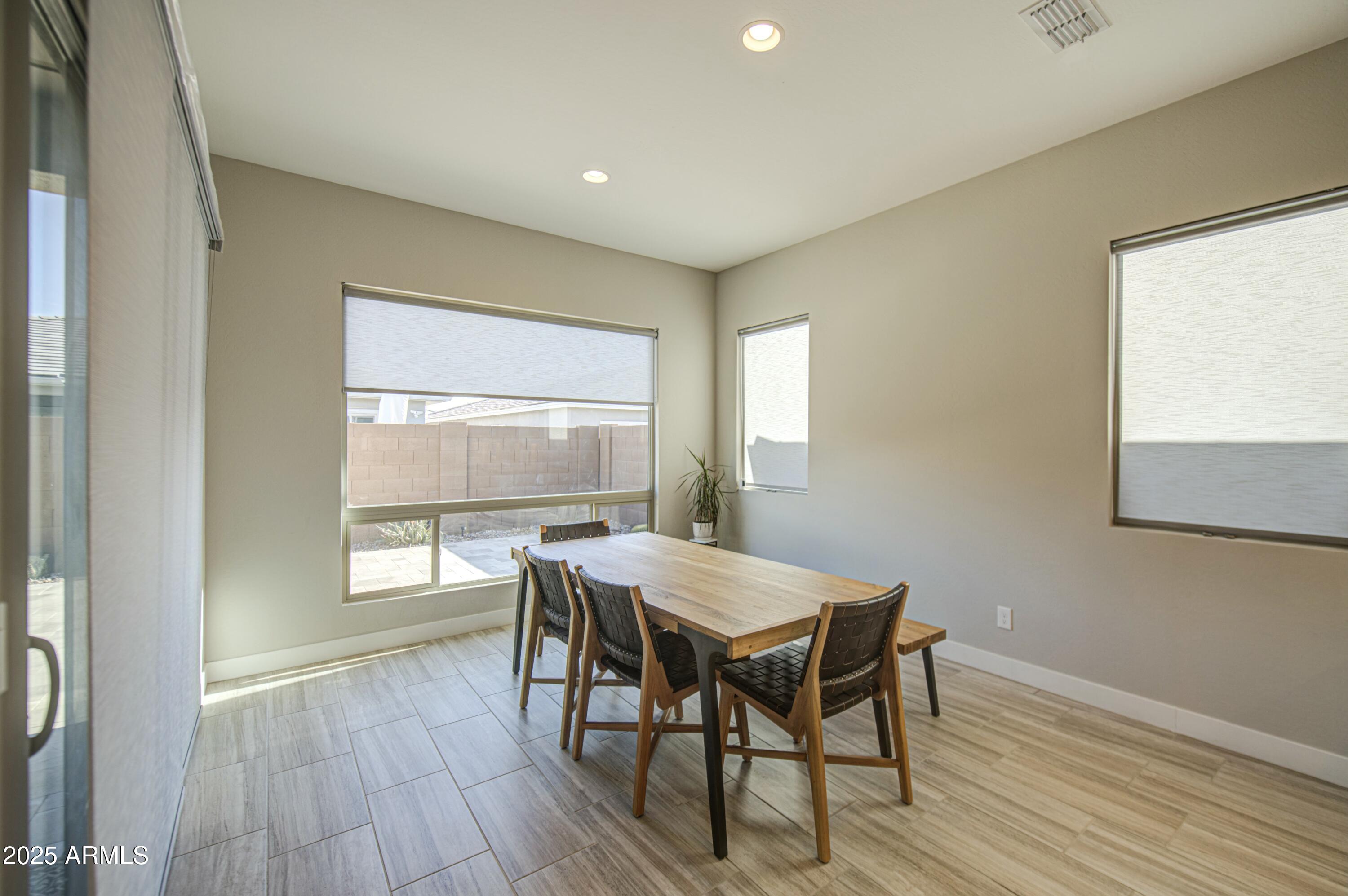 2825 E Pike Street Property Photo 10