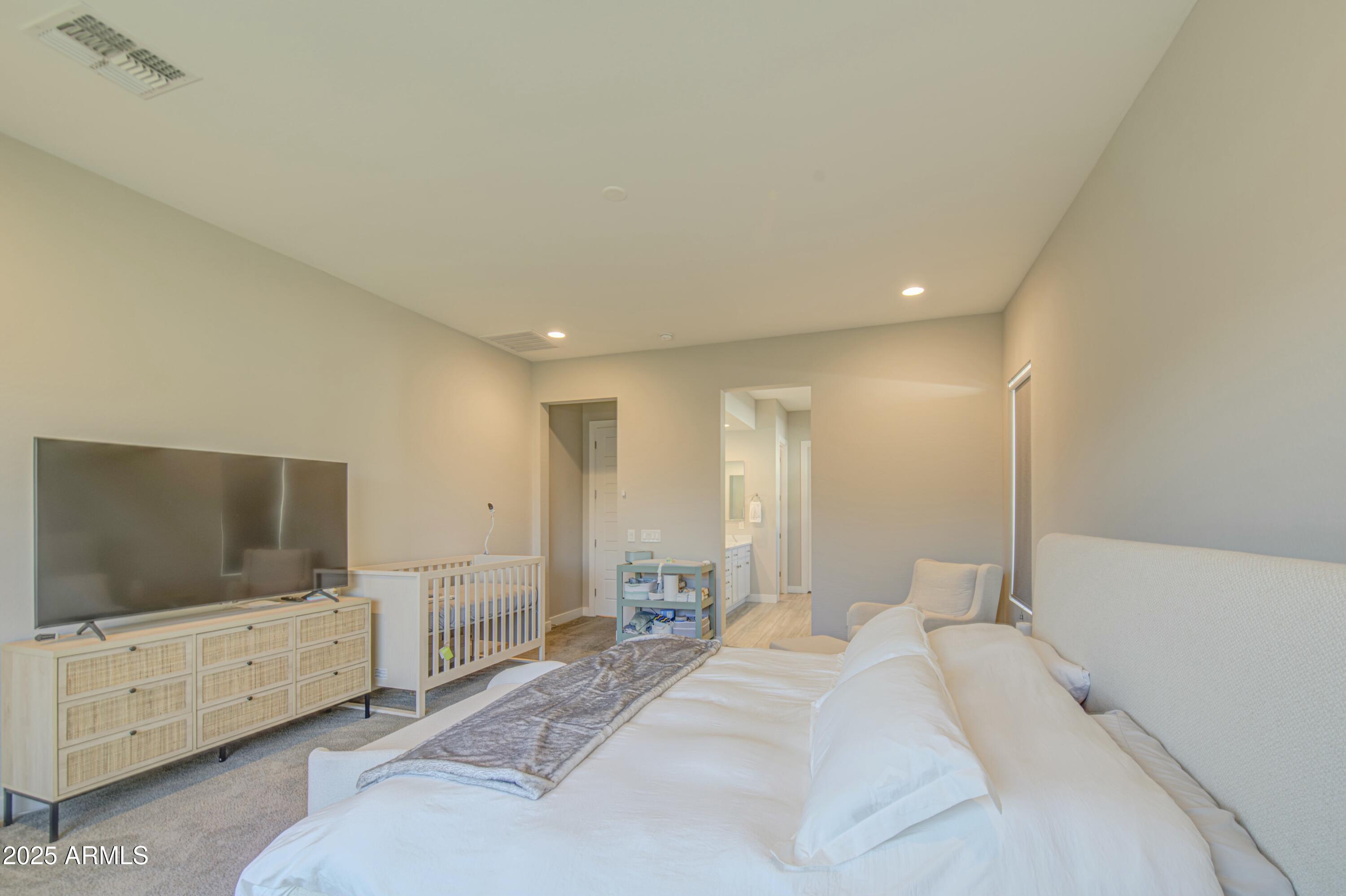 2825 E Pike Street Property Photo 18